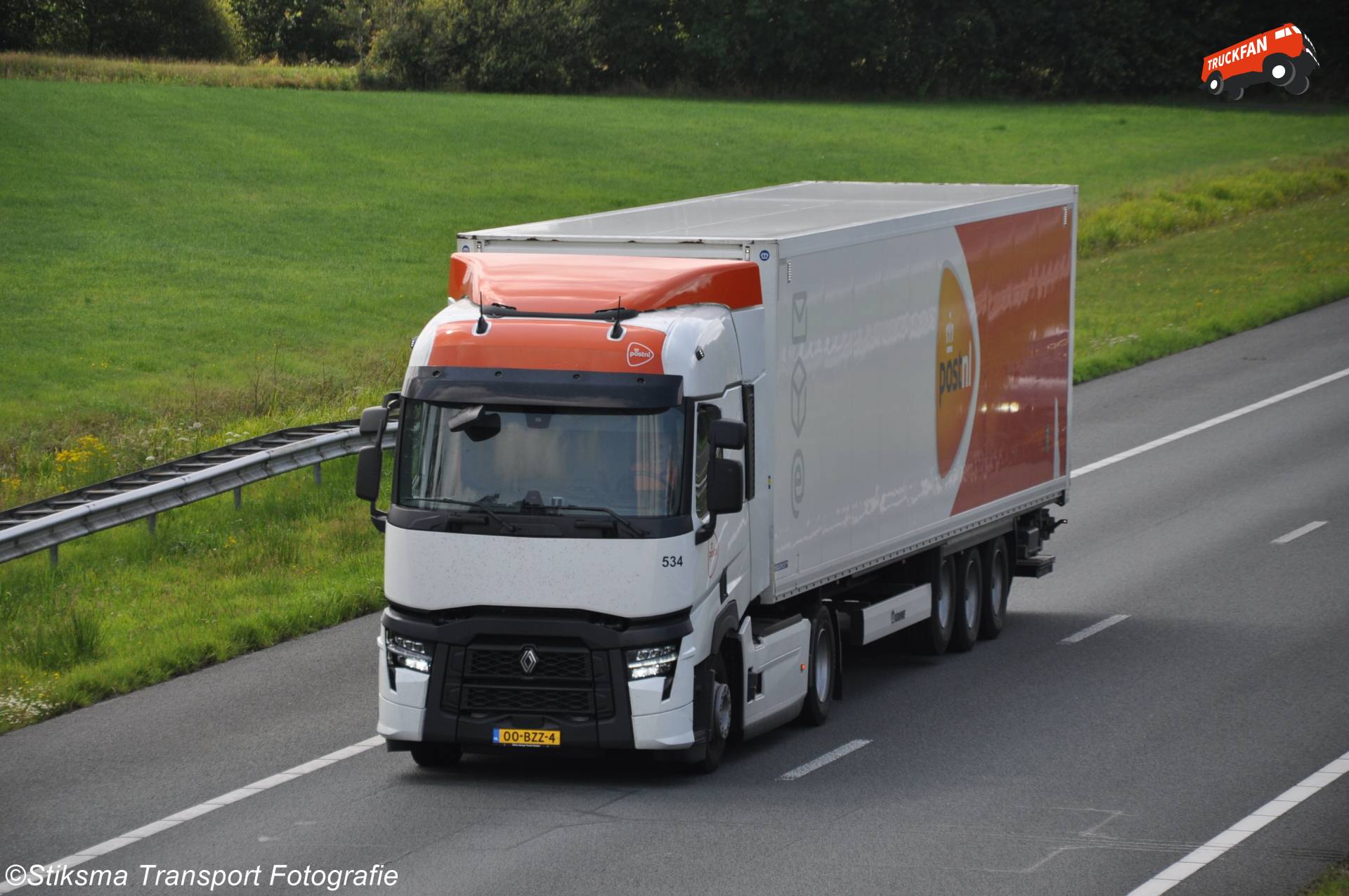 Renault T-serie vrachtwagen van PostNL