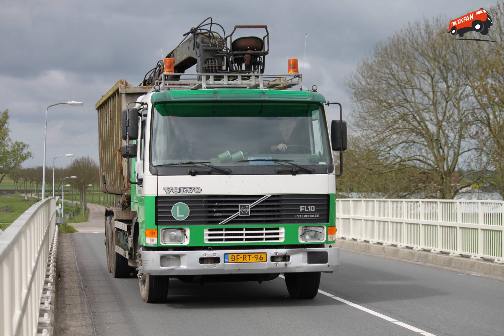 Volvo FL10 vrachtwagen van Tensen
