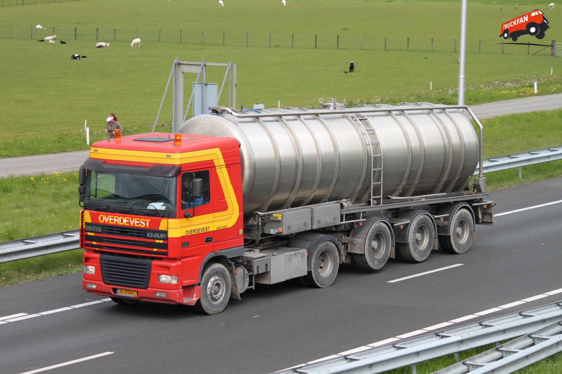 DAF XF95 vrachtwagen van Overdevest