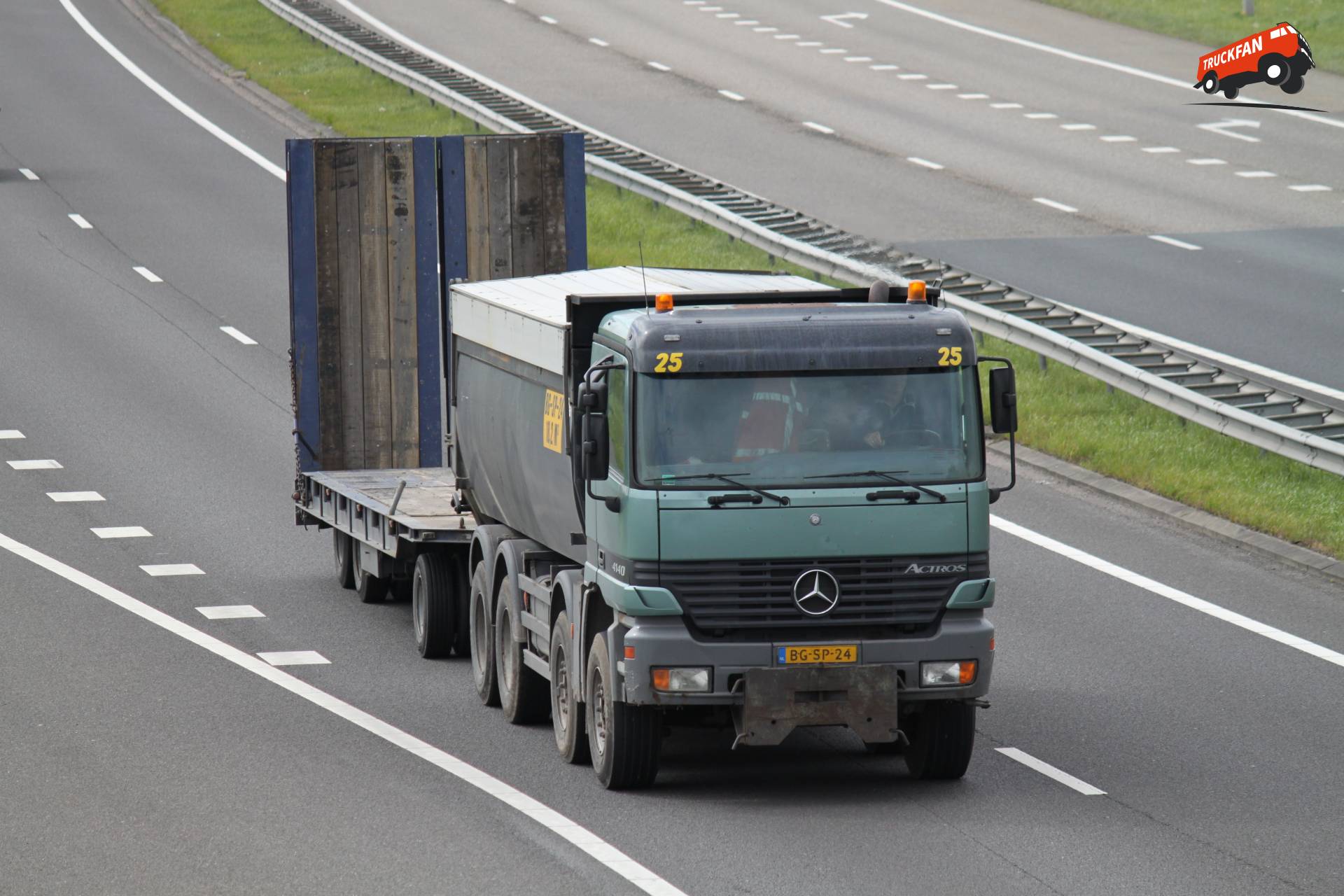 Mercedes-Benz Actros truck