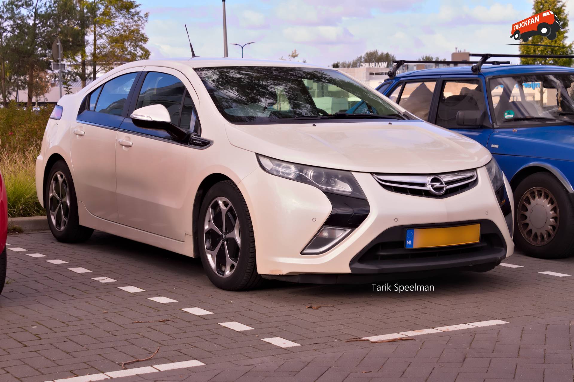 Opel Ampera-e personenvervoer in Zwijndrecht