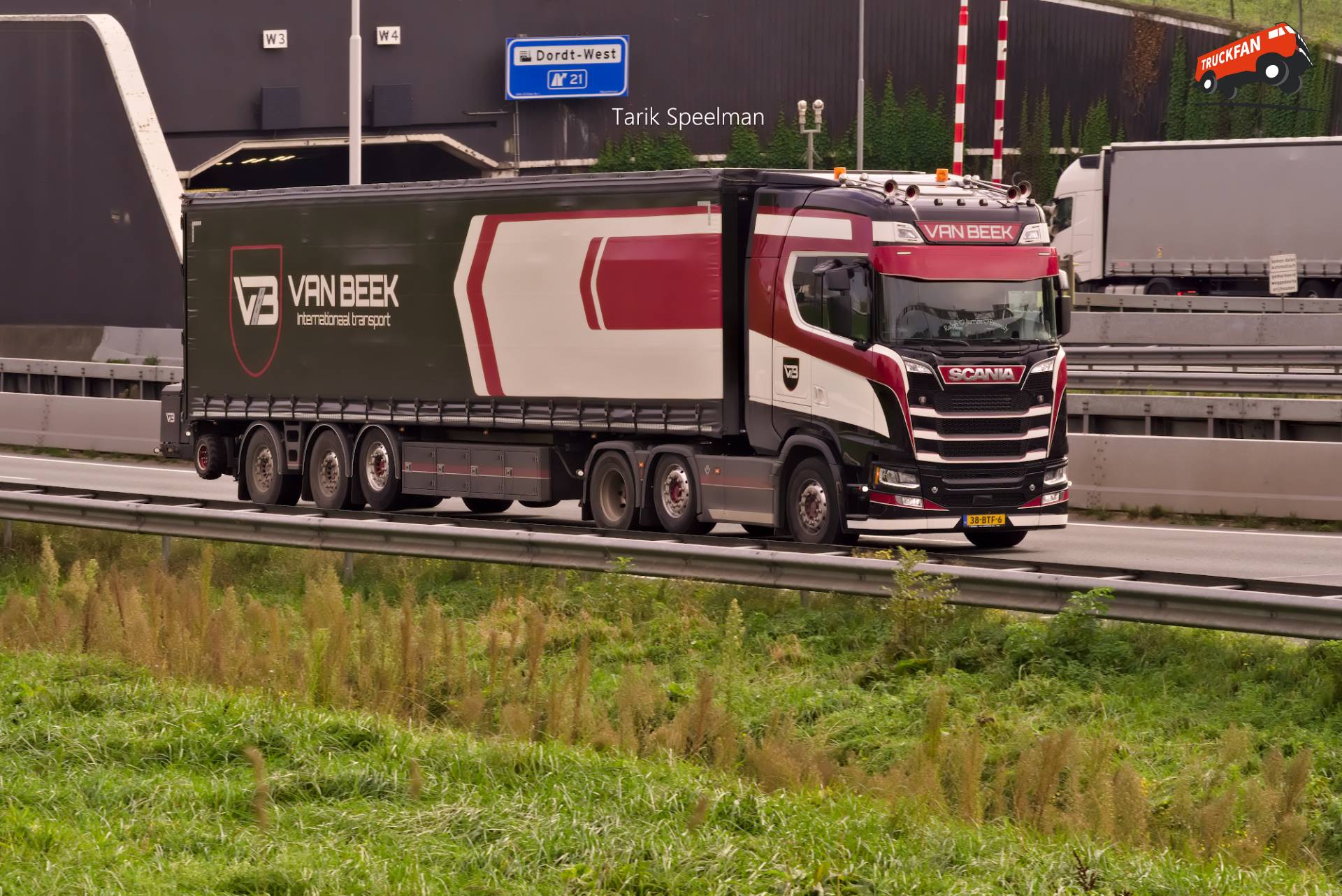Scania 660S vrachtwagen met kenteken 38-BTF-6