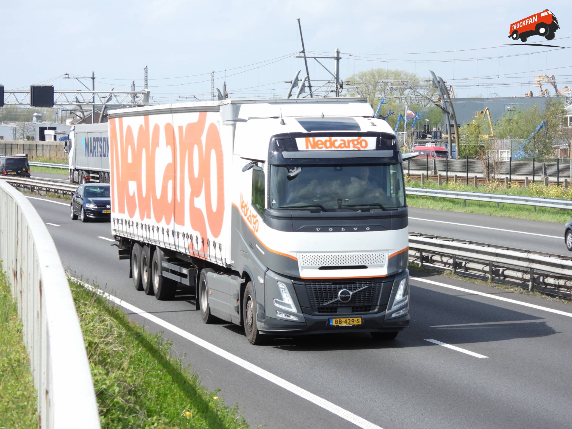 Volvo FH13 460 4x2 Aero van 2025.