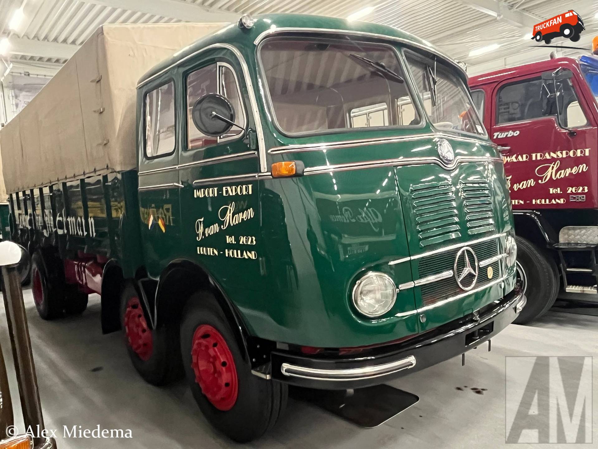 Mercedes-Benz LP 333 model from 1960 at Metropole