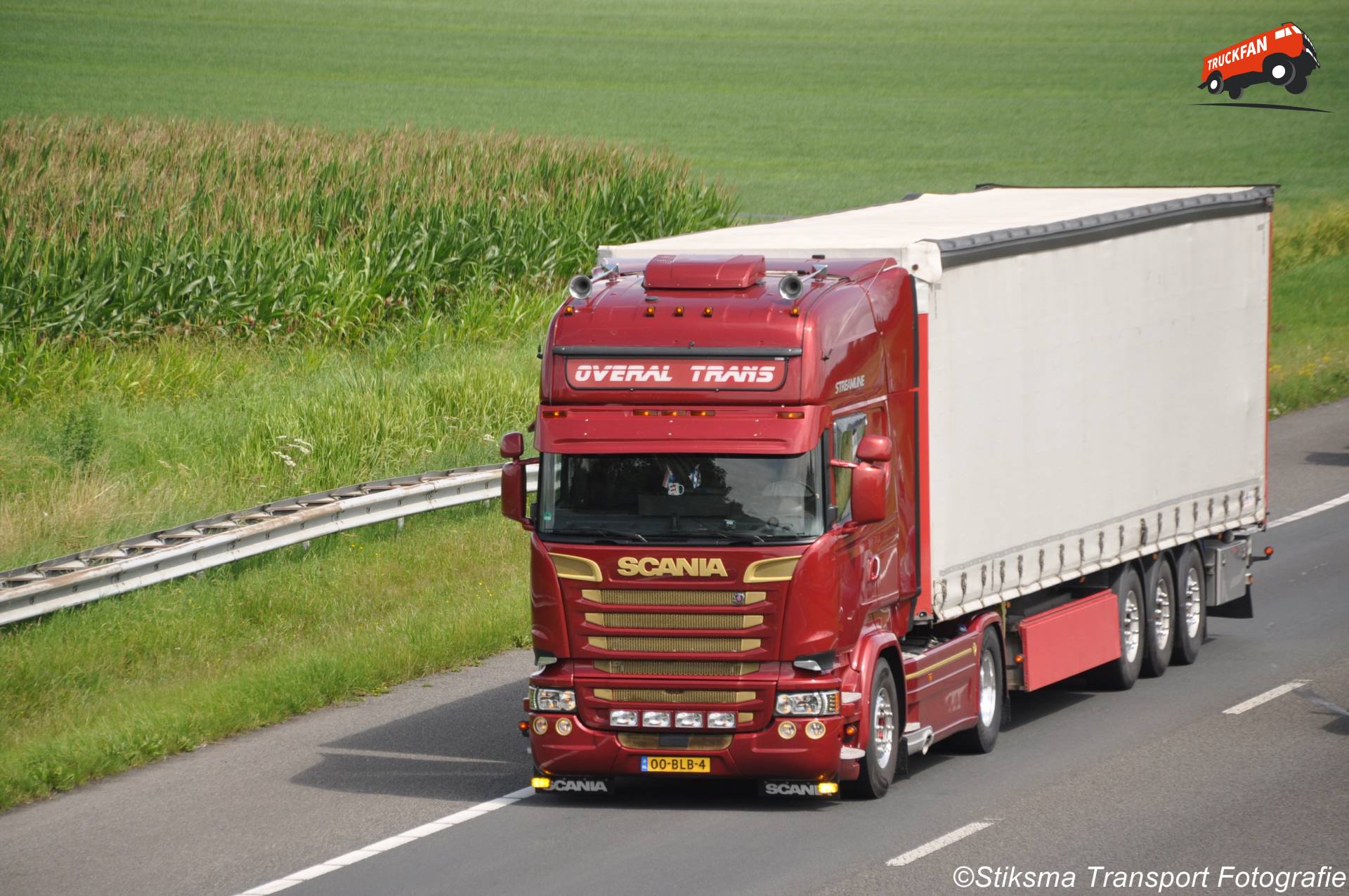 Scania R-serie vrachtwagen van Overal Transsoort