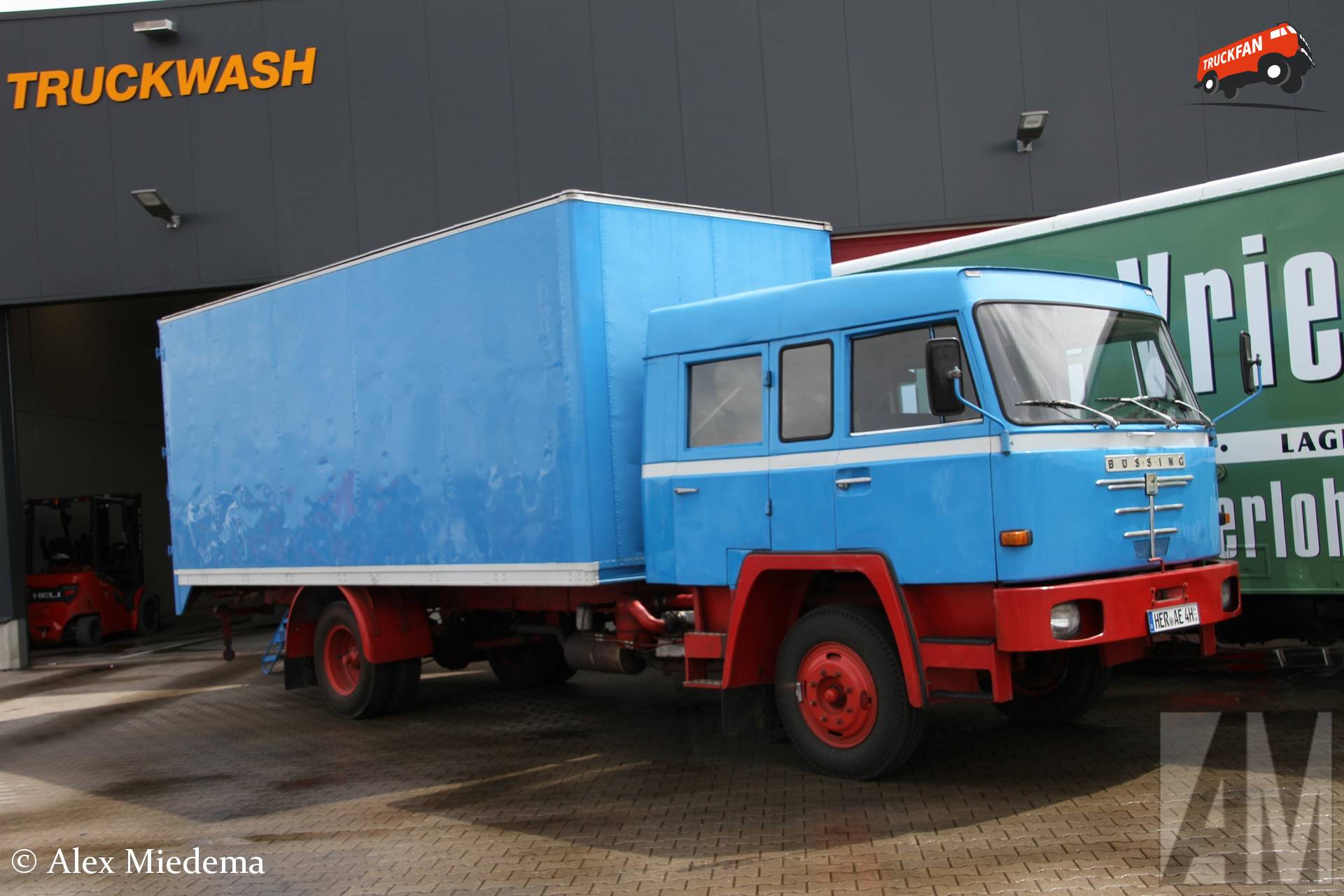 Büssing BS vrachtwagen met dubbele cabine