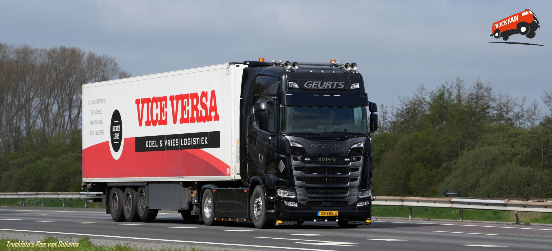 Scania 500S koeltransport op A28 Veeningen