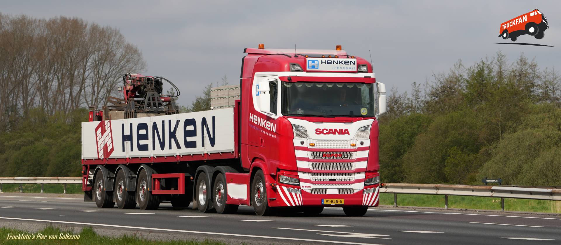 Scania S500 vrachtwagen bij A28 Veeningen