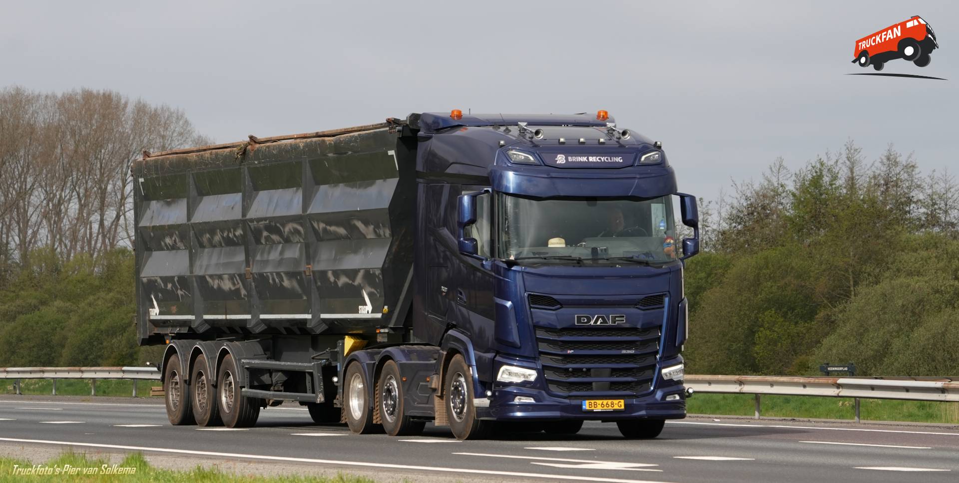 DAF XG vrachtwagen bij A28 Veeningen