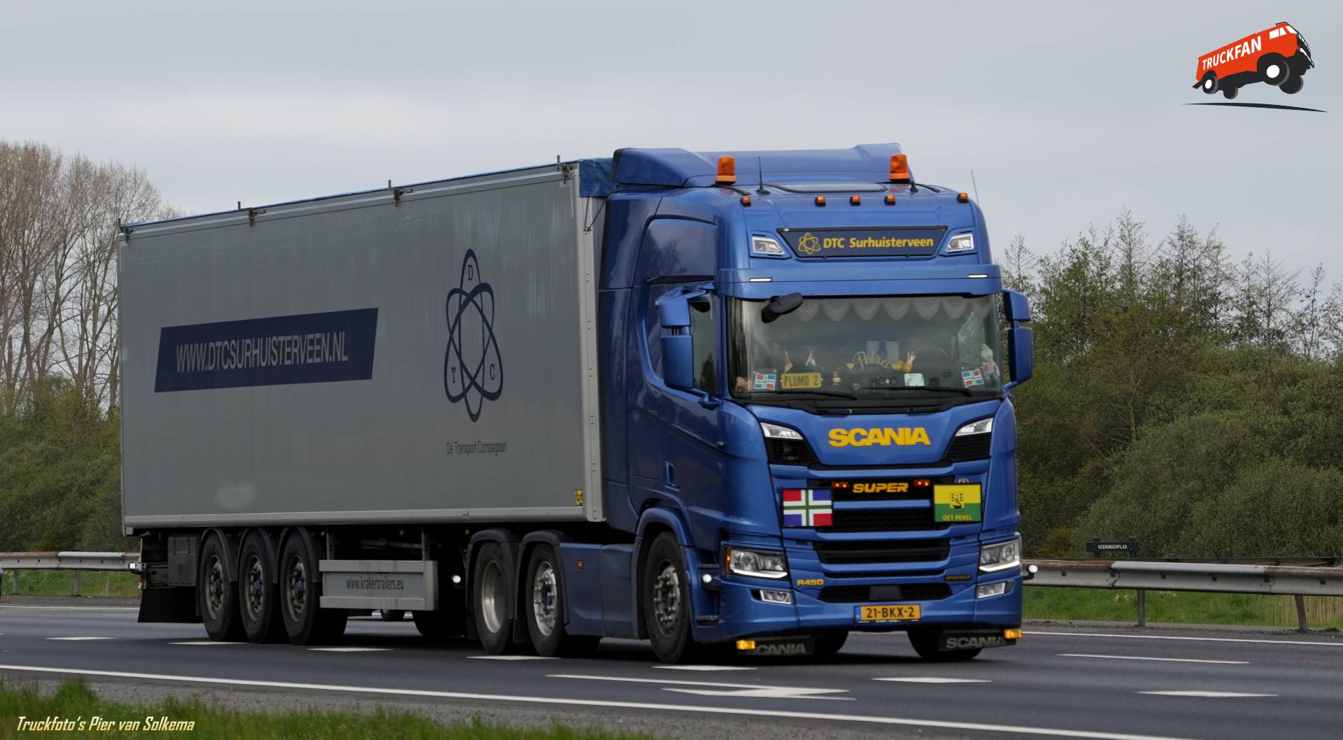 Scania R450 vrachtwagen van DTC Surhuisterveen