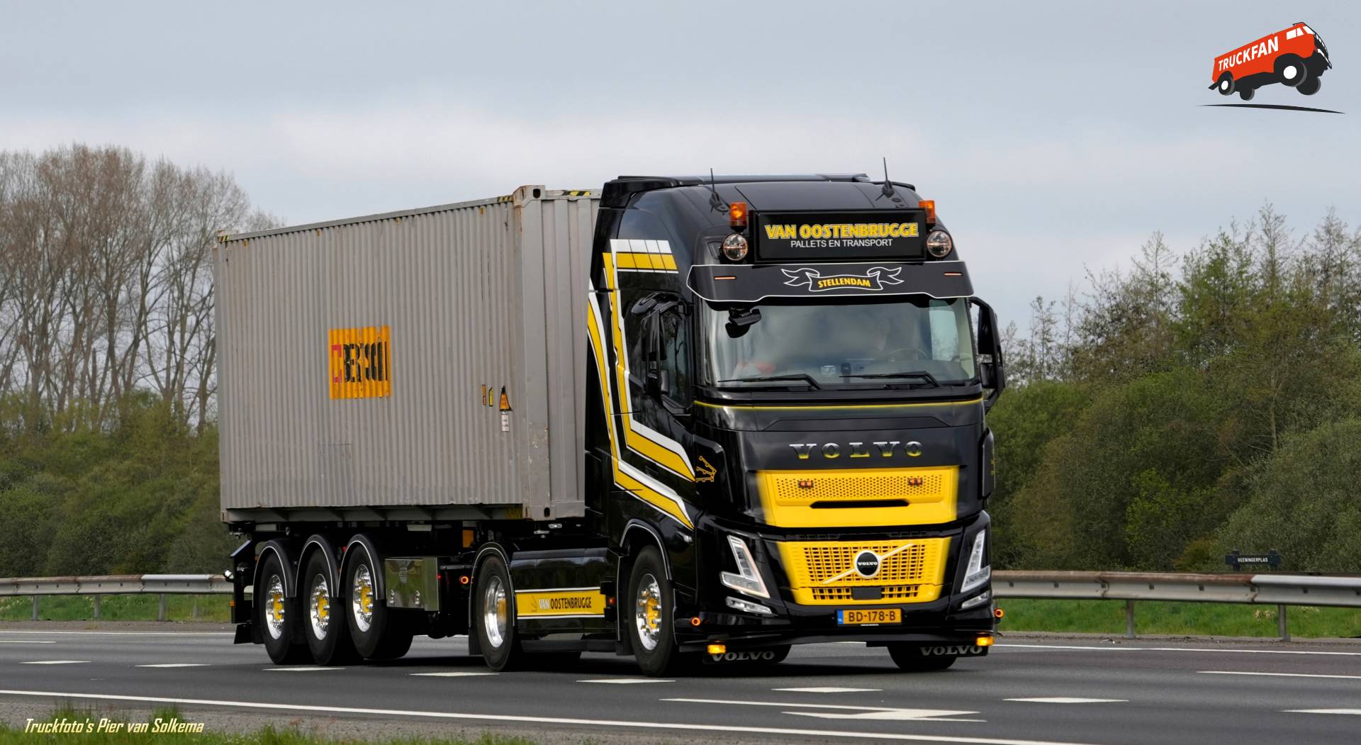 Volvo FH5 Aero vrachtwagen van Oostenbrugge