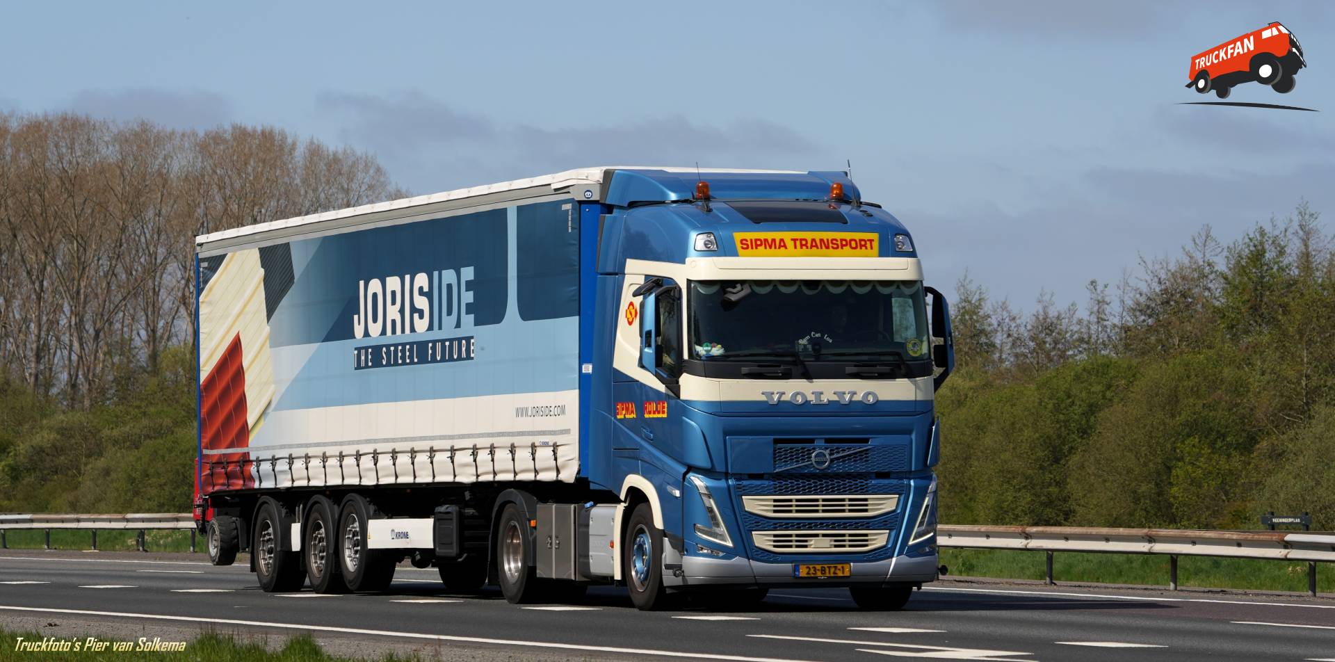 Volvo FH5 bij A28 Veeningen