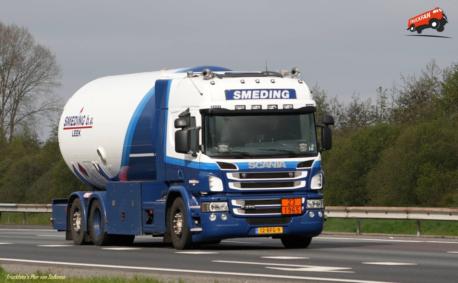 Scania P370 vrachtwagen van Smeding