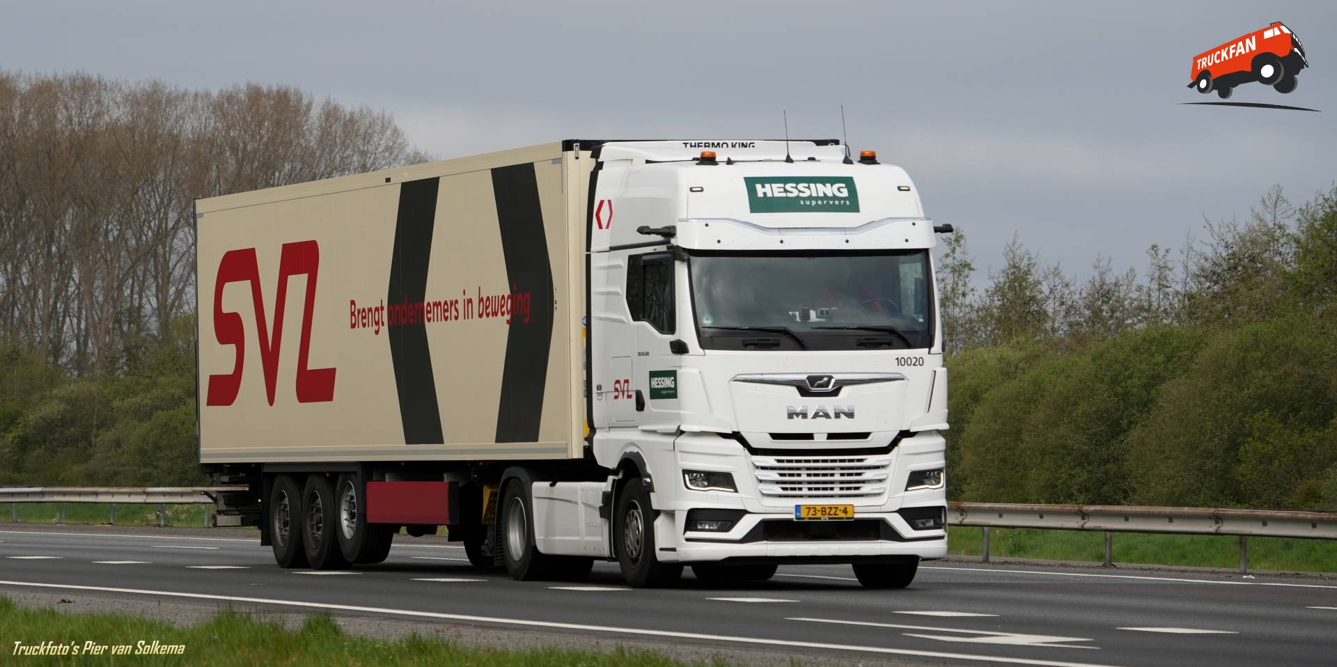 MAN TGX vrachtwagen bij A28 Veeningen