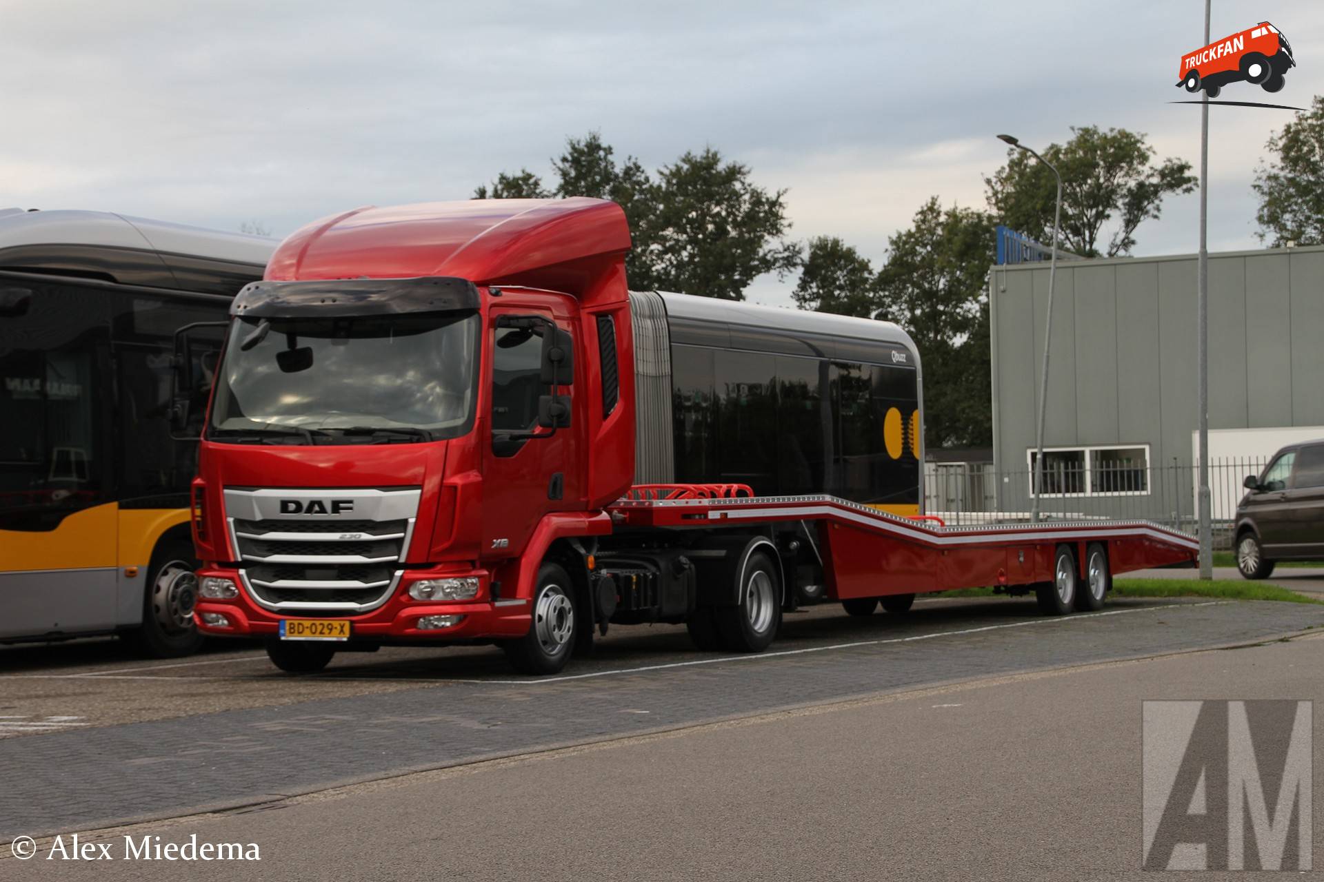 DAF XB truck met Tijhof TO11000 oplegger