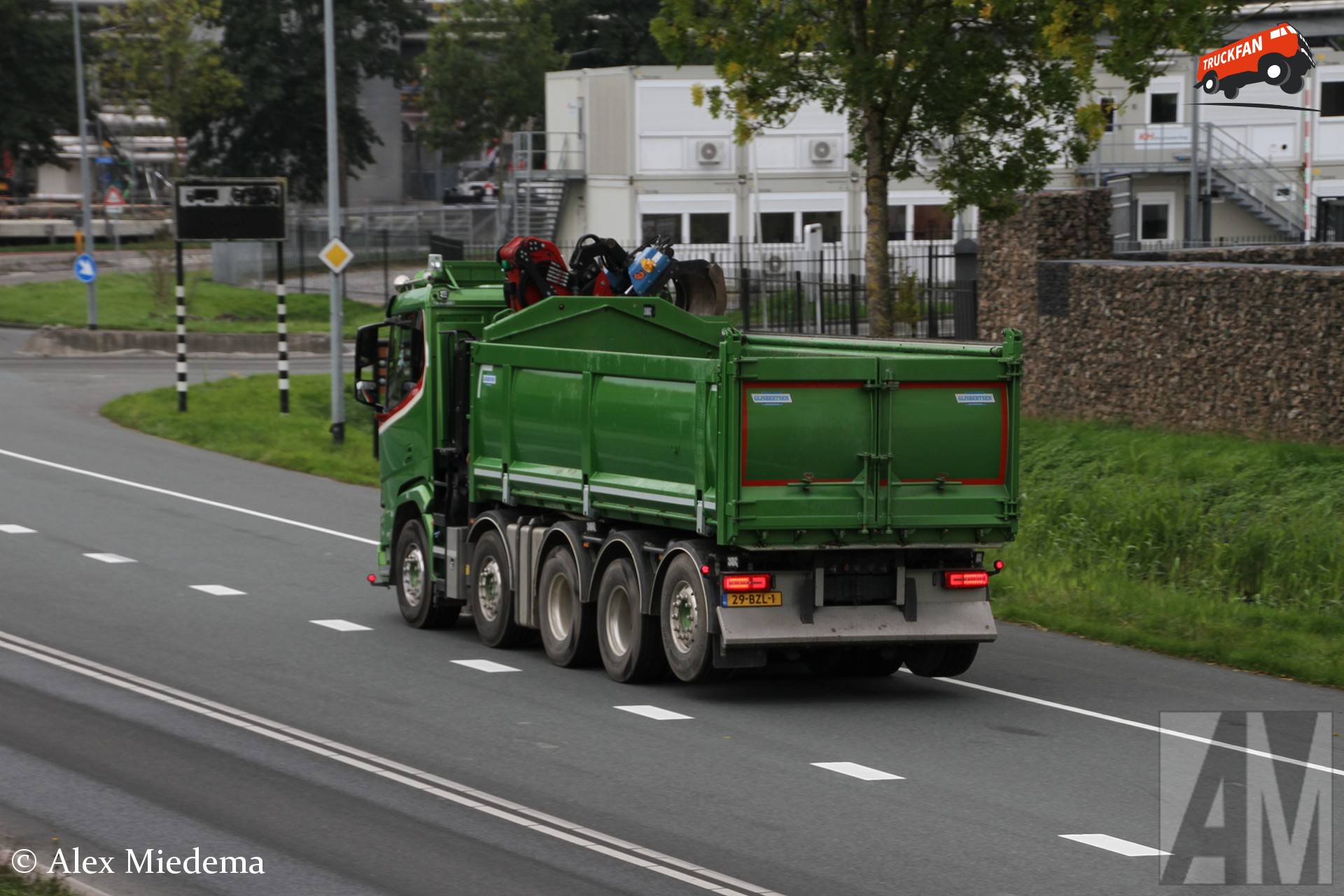 DAF XFC vrachtwagen bij bietencampagne Hoogkerk