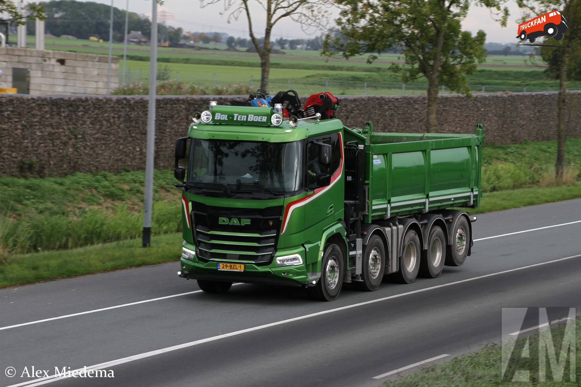 Veldhuizen Quadro 10x4 omgebouwde DAF XFC