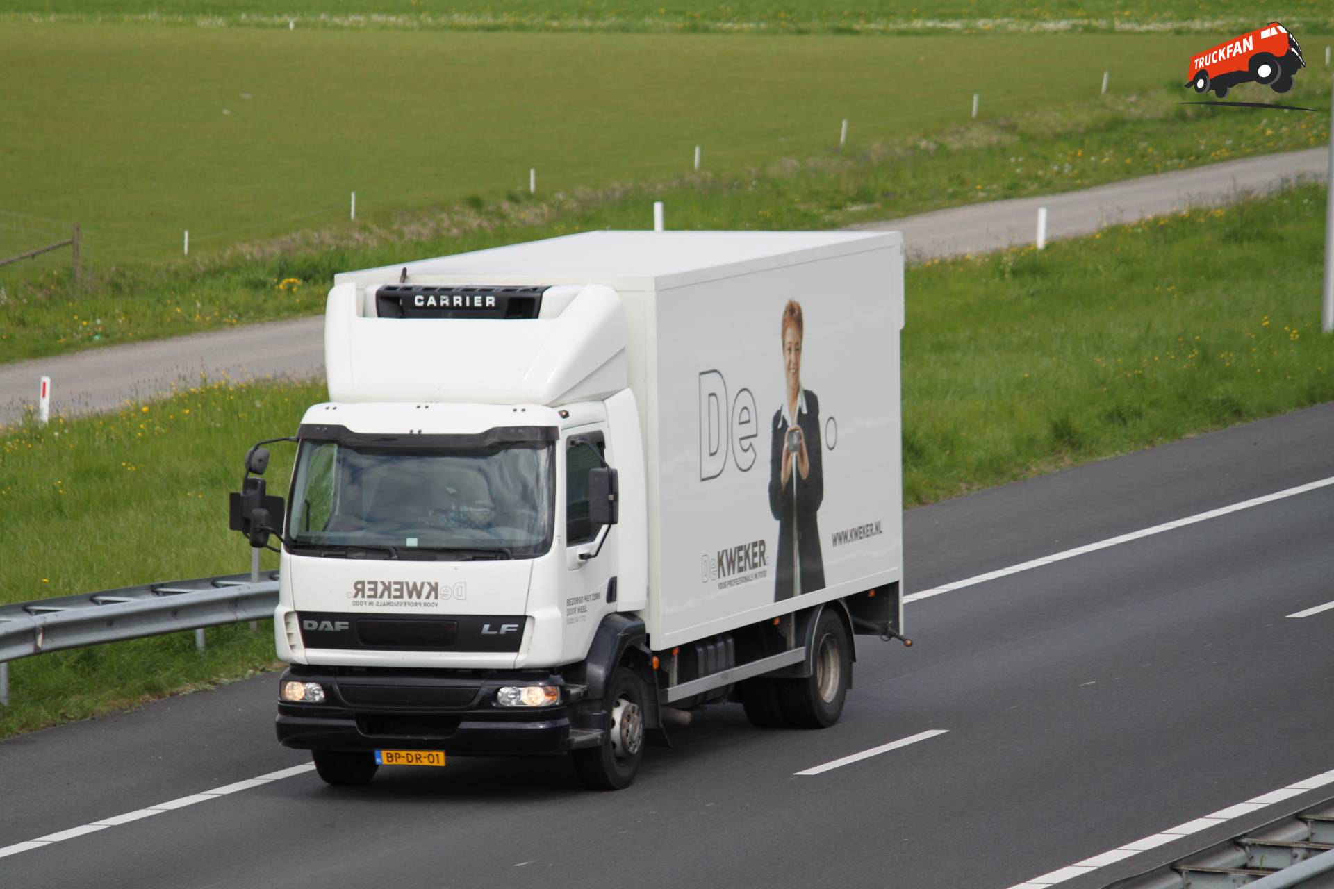 DAF LF serie vrachtwagen bij Drankenhandel Weel BV