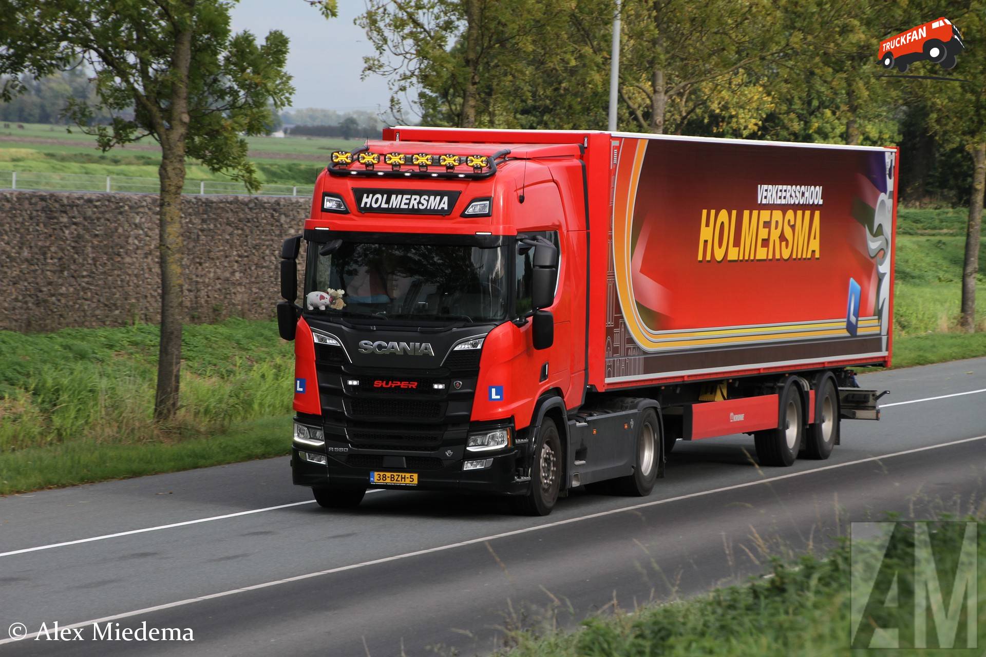 Holmersma Scania R580 and Krone trailer on 16 October 2026