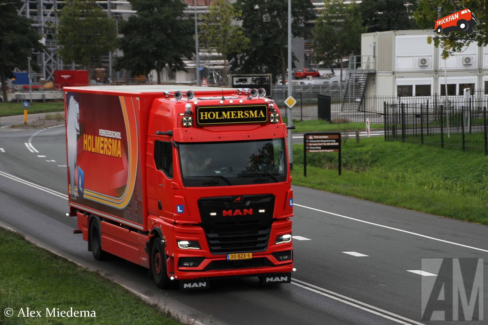 MAN TGX vrachtwagen van Holmersma in Hoogkerk
