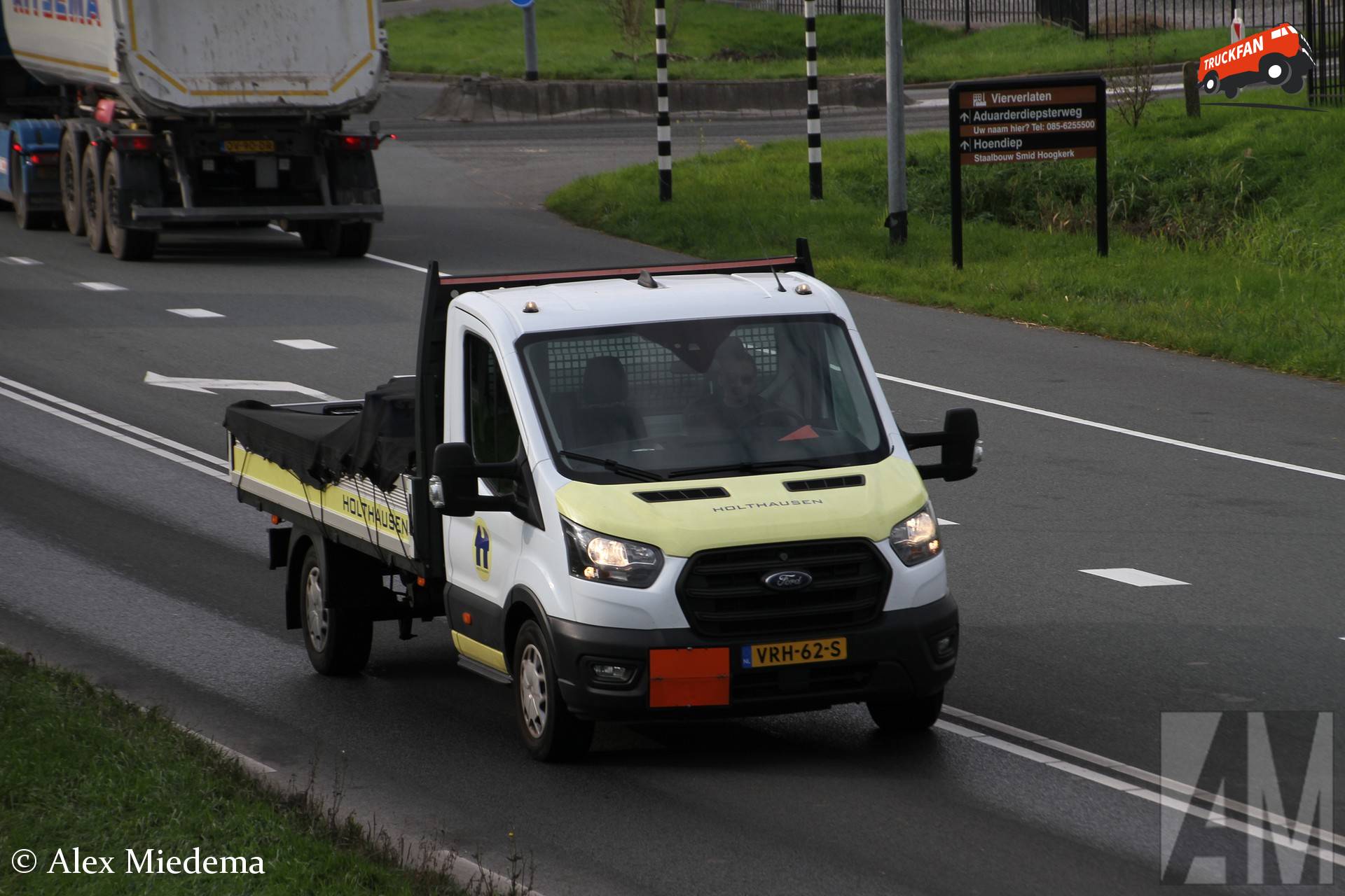 Ford Transit van C.G. Holthausen B.V. in Hoogkerk