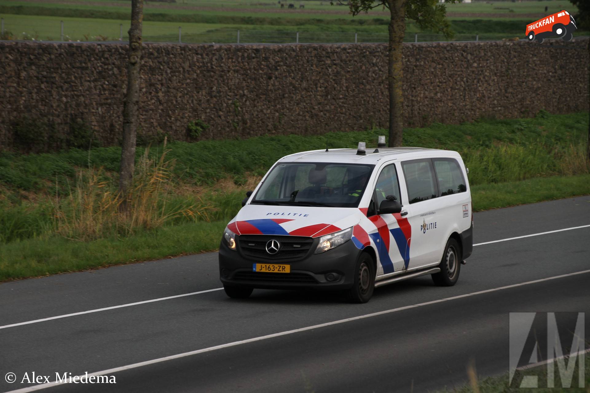 Mercedes-Benz Vito politievoertuig in Hoogkerk