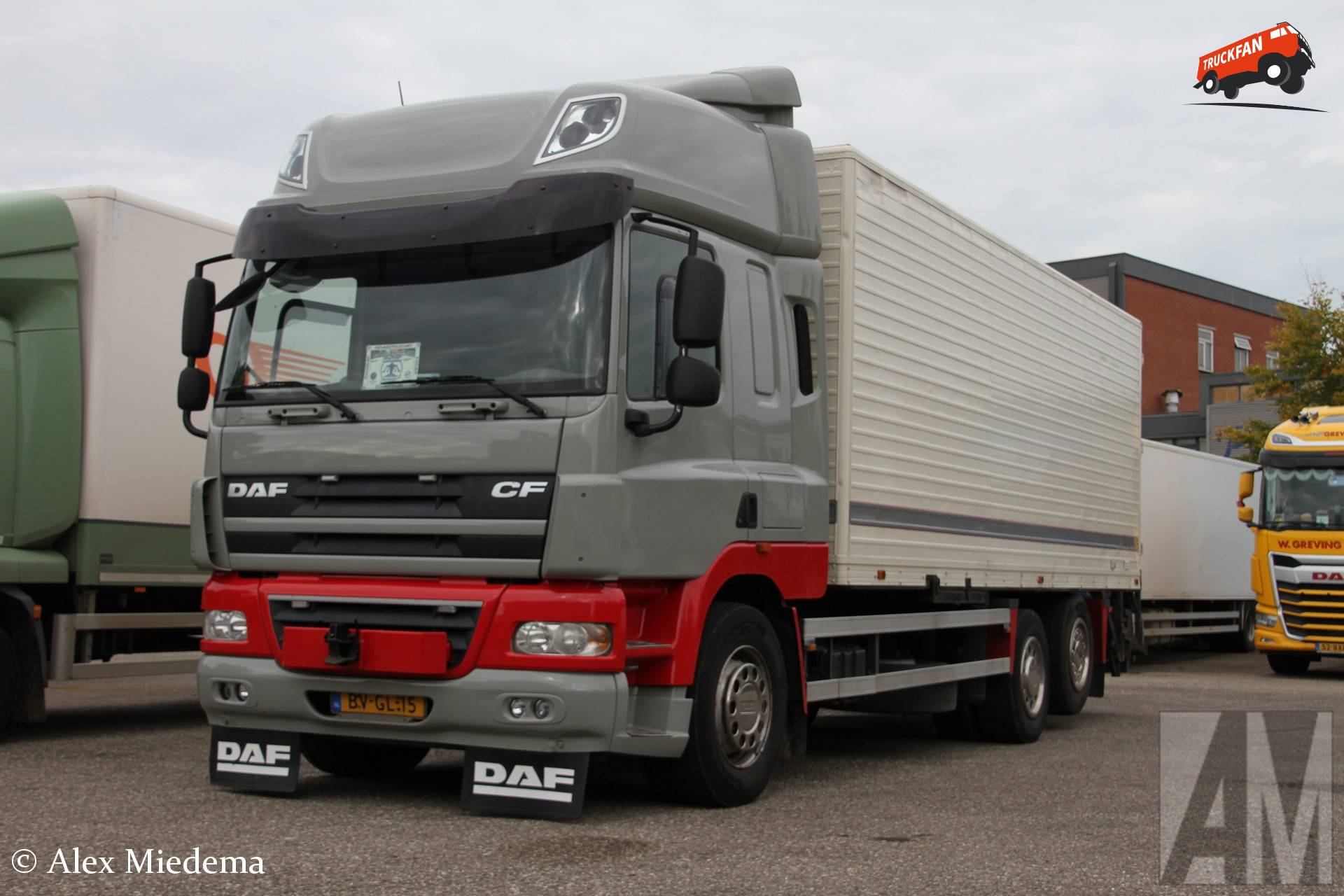 DAF CF85 vrachtwagen van kermisexploitant