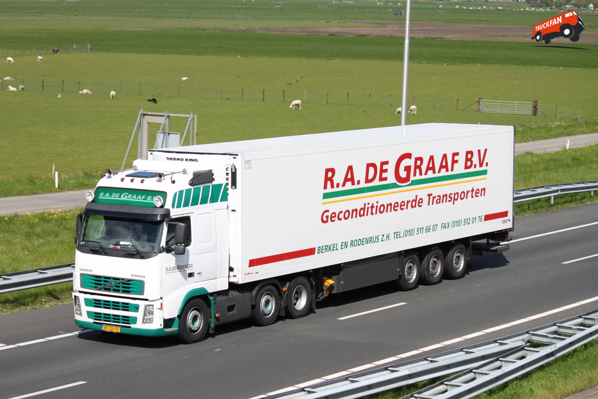 Volvo FH vrachtwagen van Transportbedrijf R.A. de Graaf