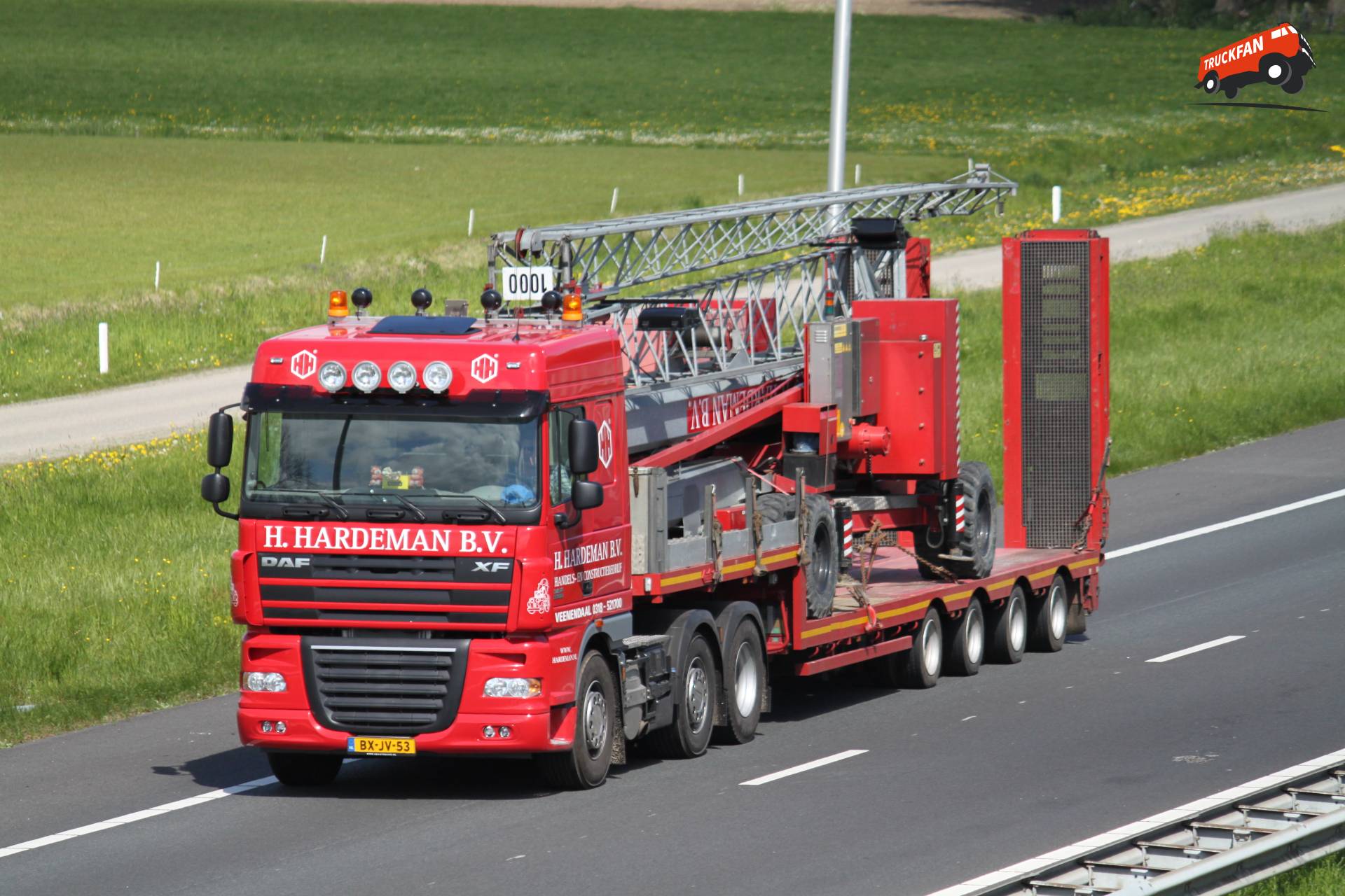 DAF XF105 vrachtwagen van Hardeman