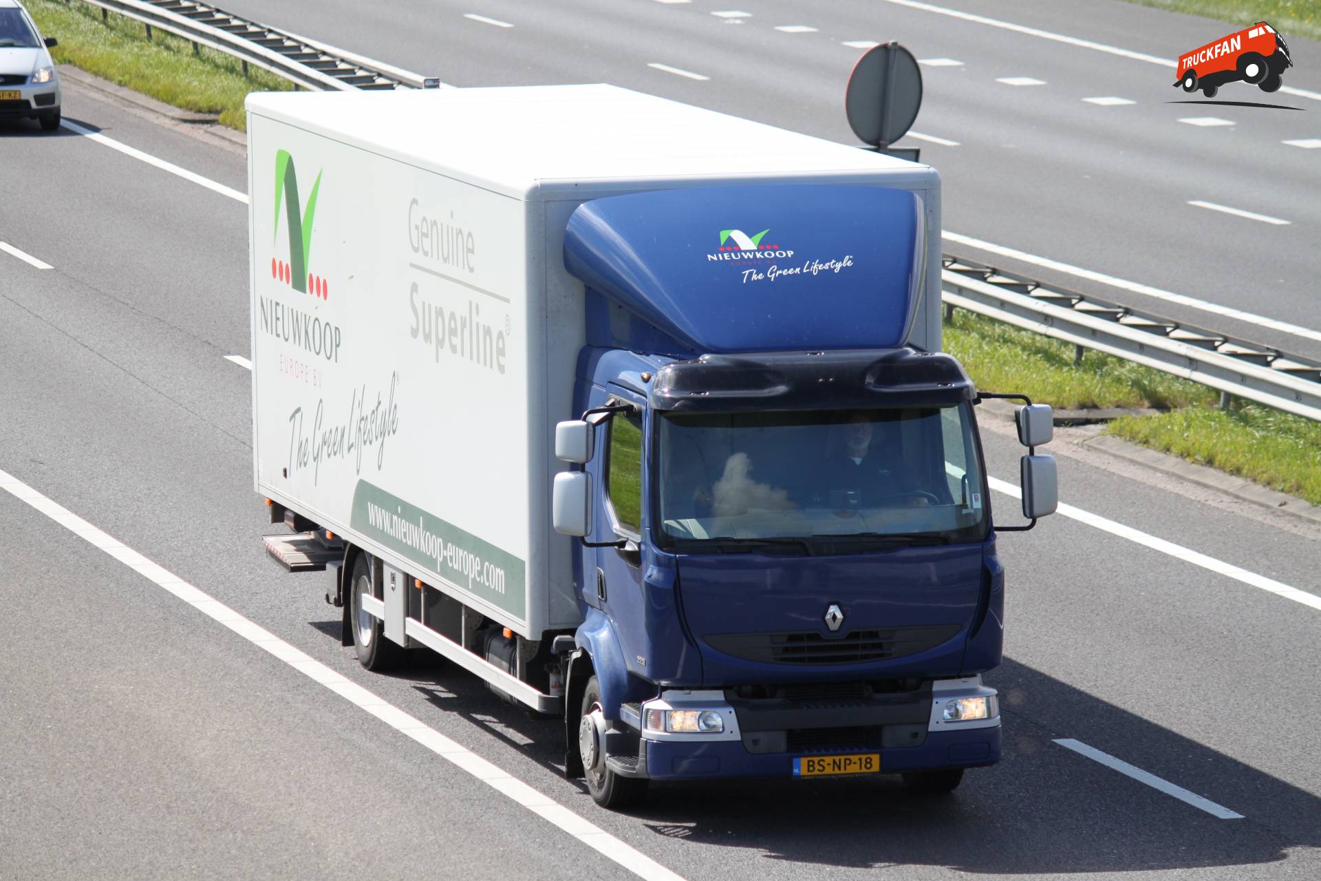 Renault Midlum truck in Nieuwkoop