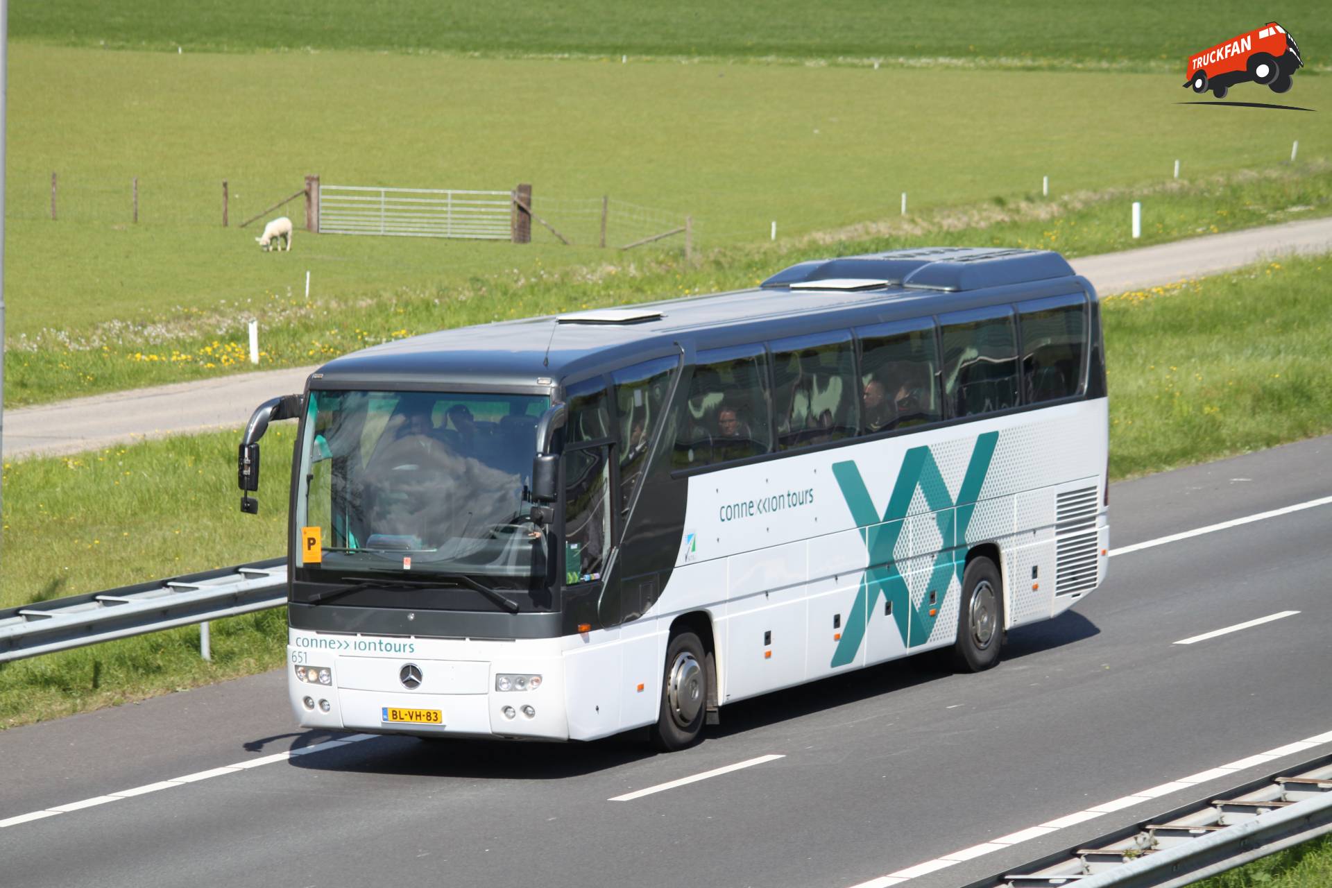 Mercedes-Benz O 350 Tourismo bus