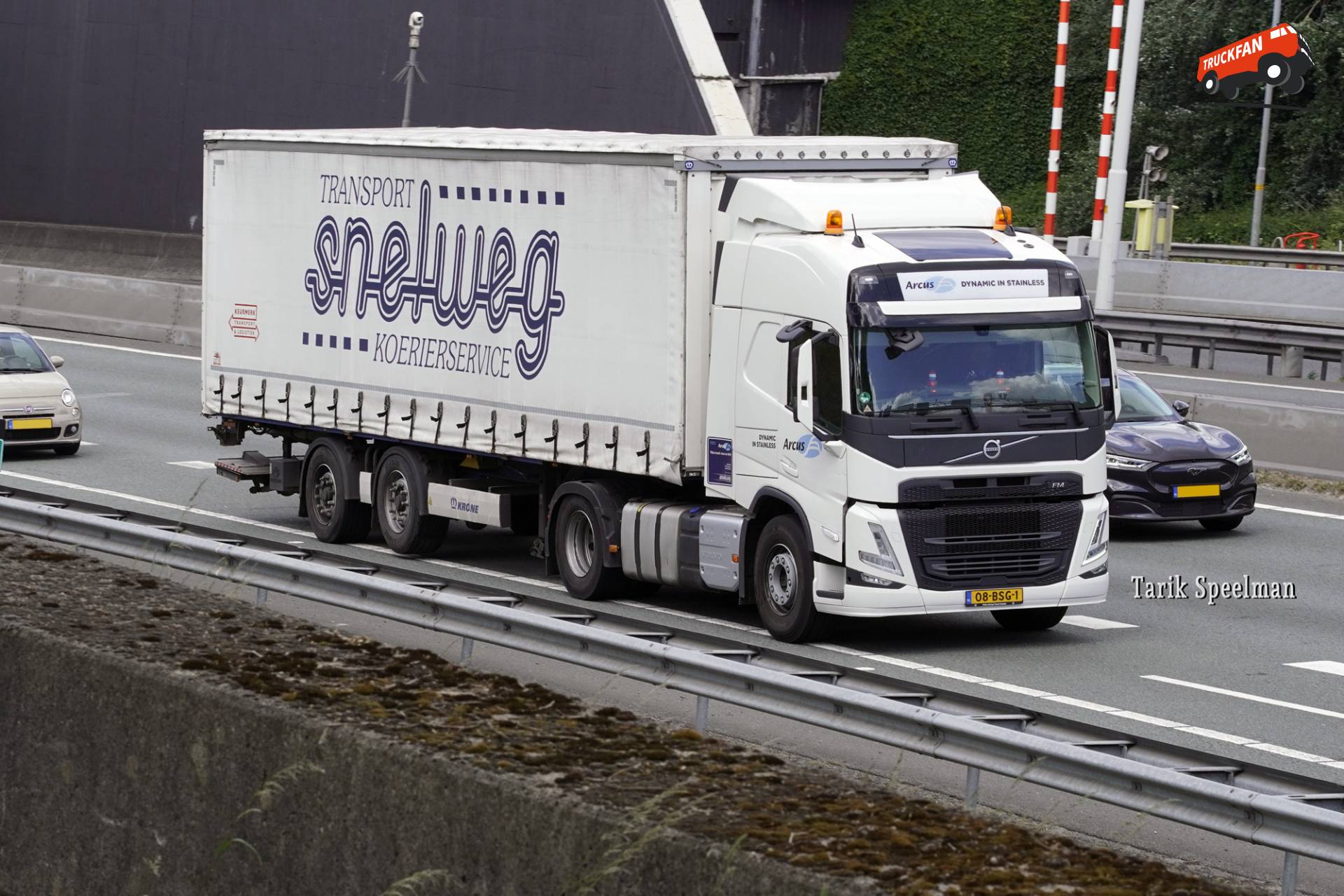 Volvo FM 5th Gen vrachtwagen met kenteken 08-BSG-1
