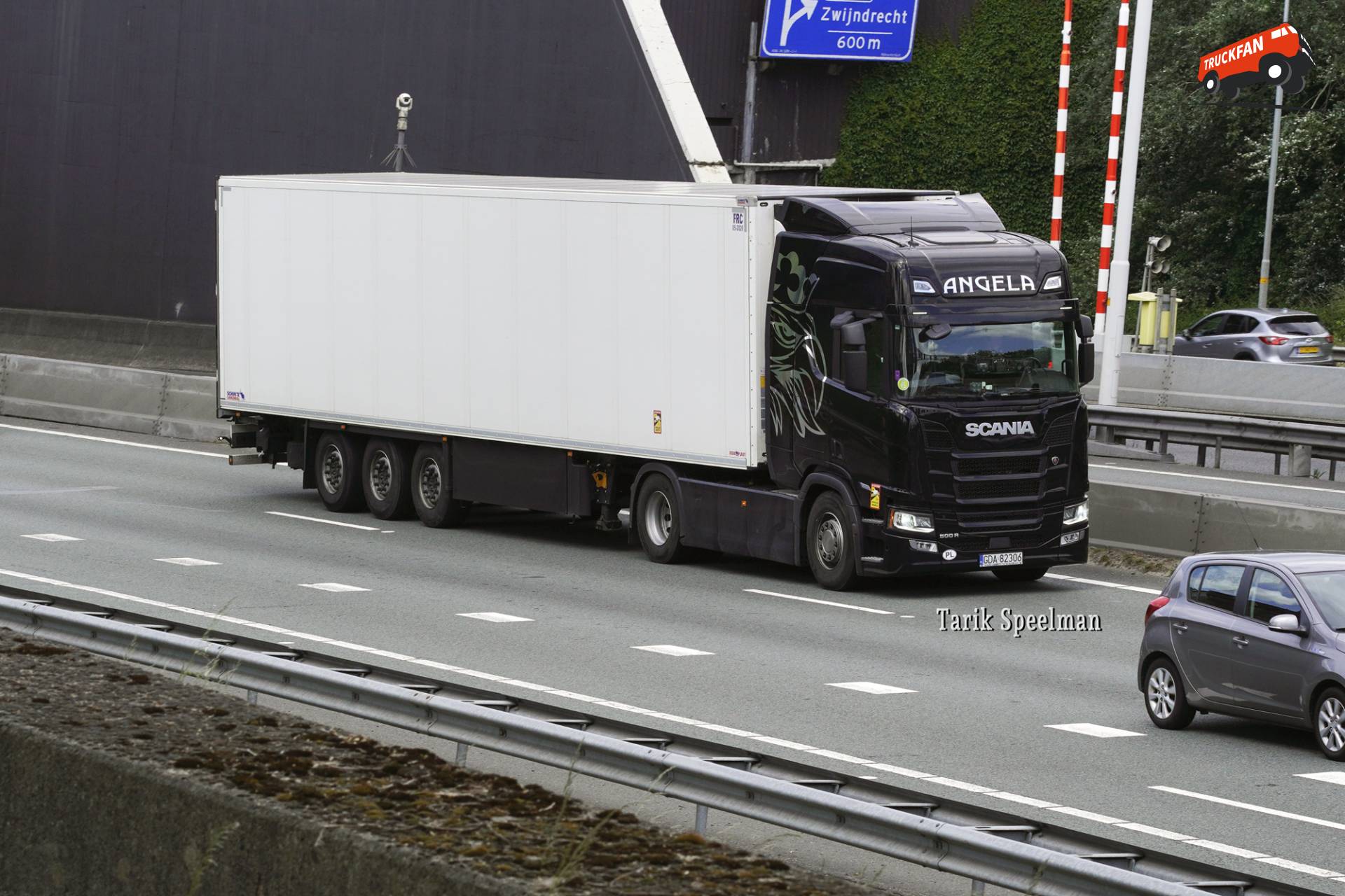 Scania 500R vrachtwagen met Pools kenteken GDA 82306