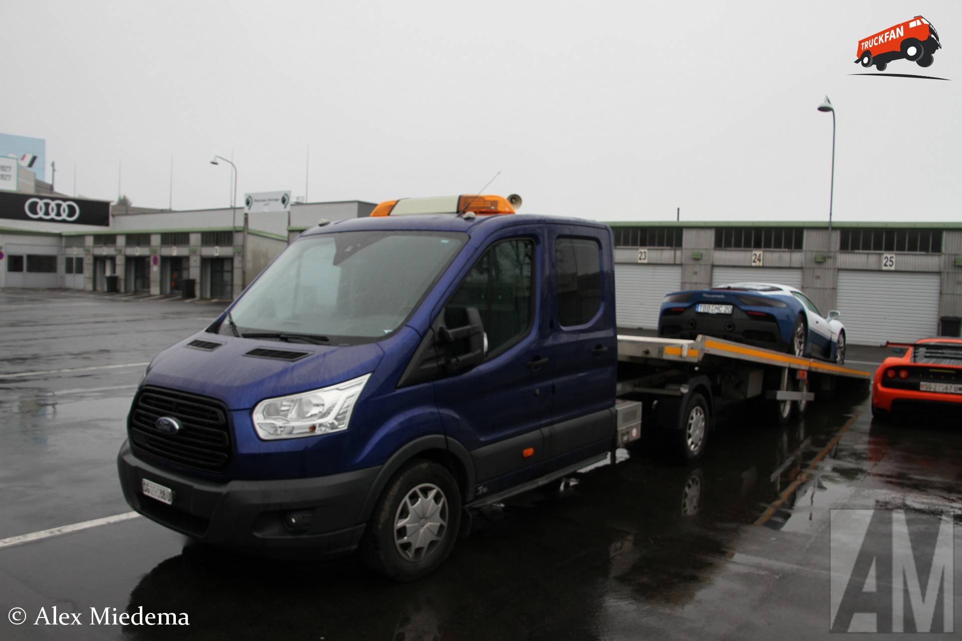 Ford Transit bij Historisches Fahrerlager Nürburgring