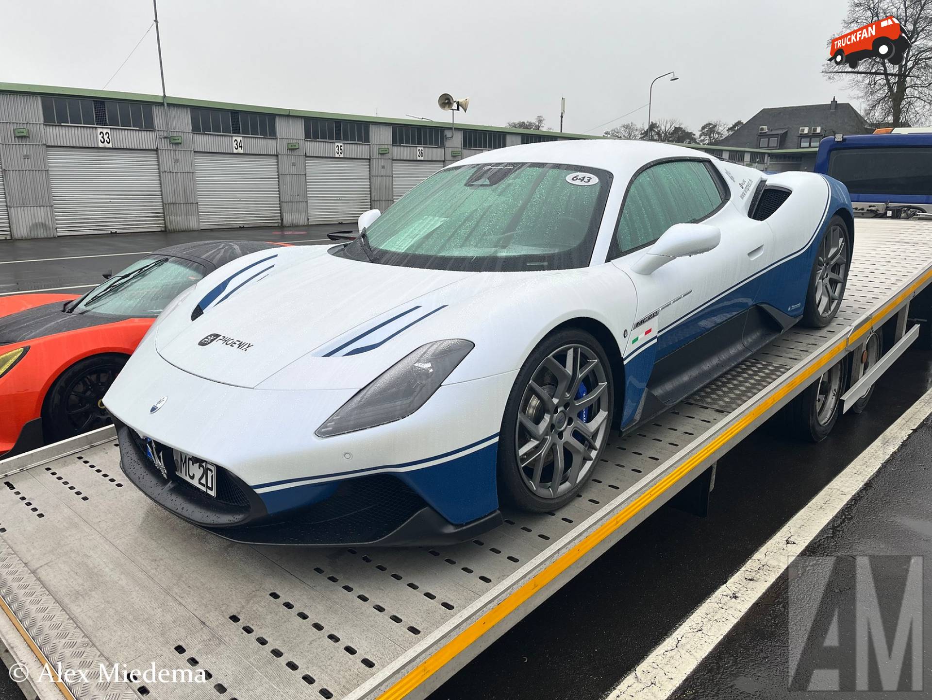 Maserati MC20 bij Historisches Fahrerlager Nürburgring
