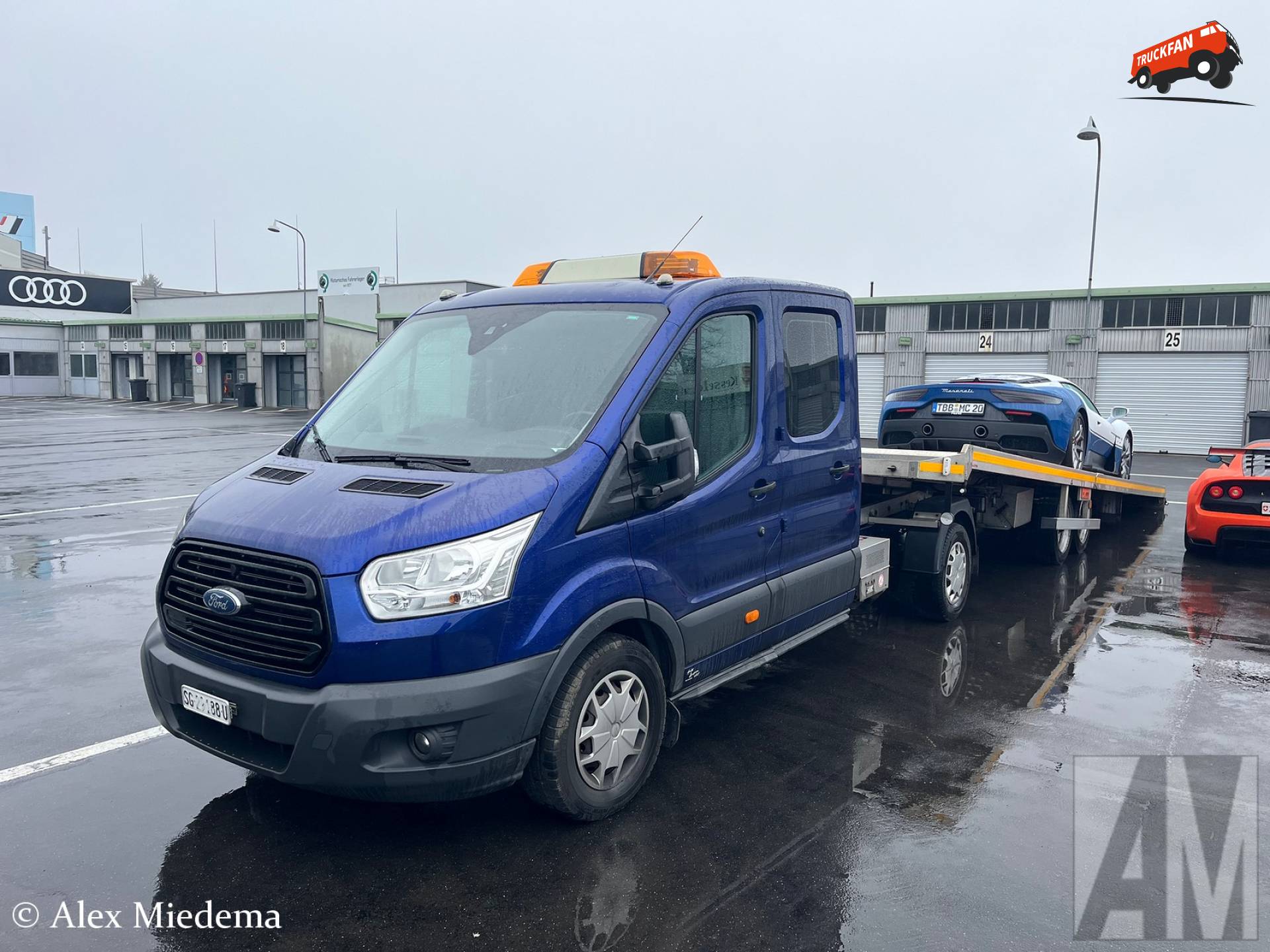 Ford Transit en Sanwald oplegger in Historisches Faherlager Nürburgring