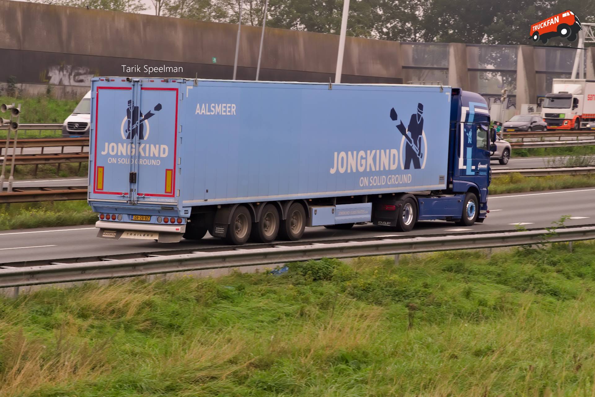 Knapen trailer OR-28-BZ on A16