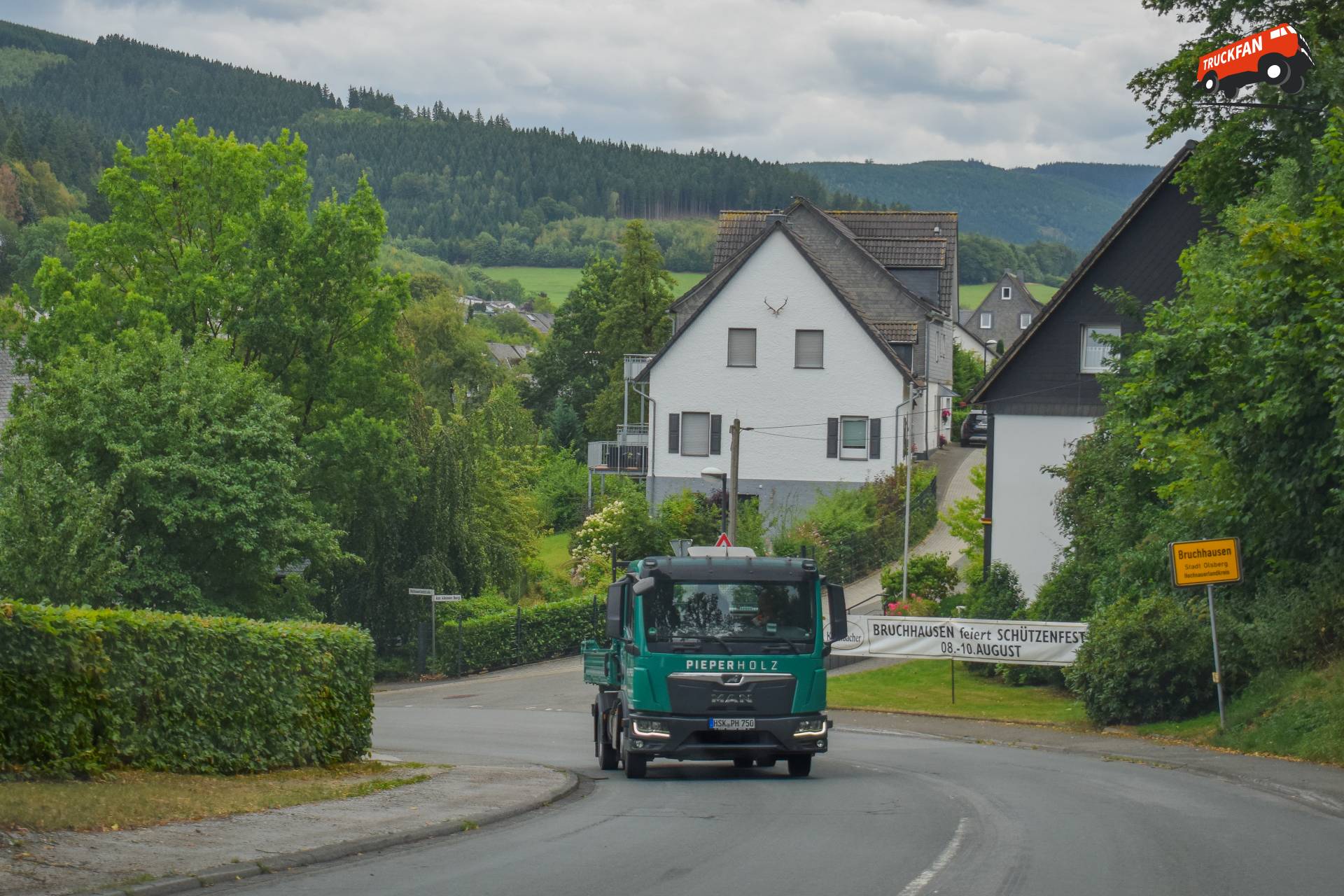 MAN TGX 3rd Gen vrachtwagen met kenteken 94-BVS-7