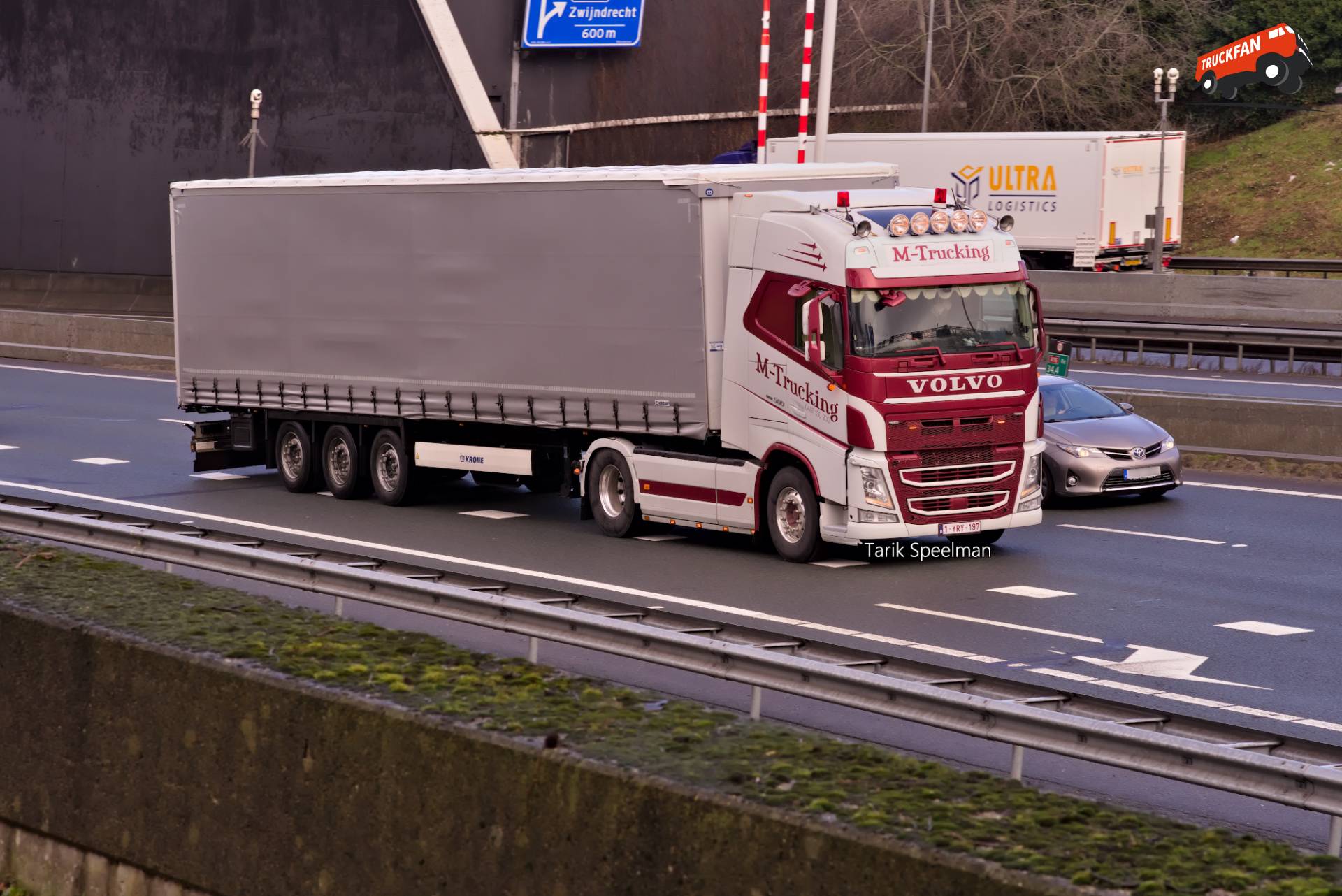 Volvo FH 4th Gen truck with license 1-YRY-197