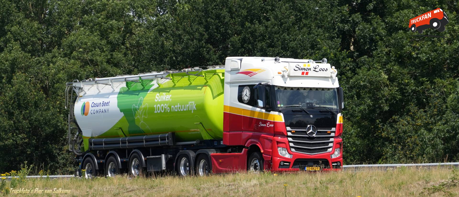 Mercedes Benz Actros bulk transport on A7 Sneek