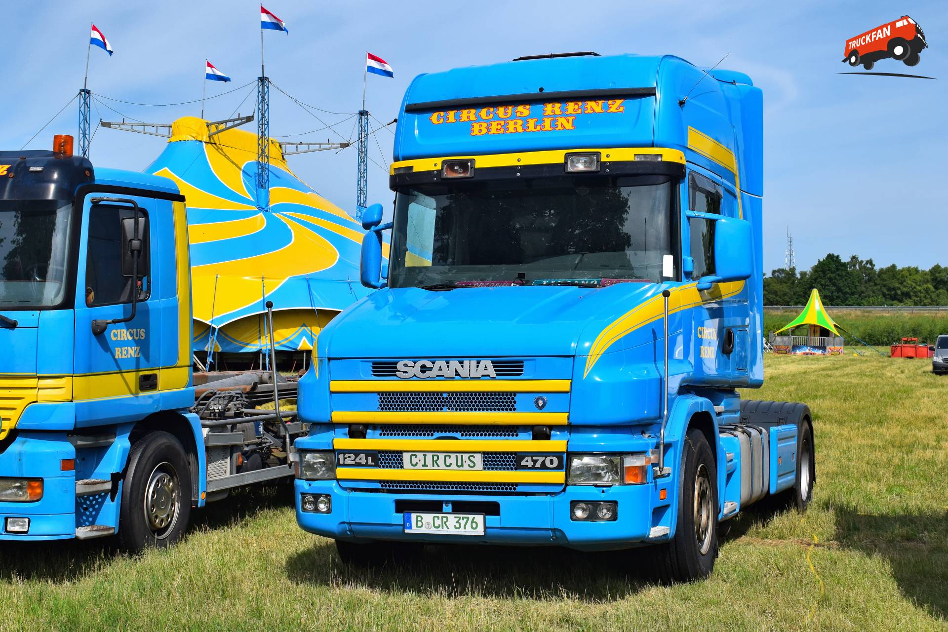 Scania T124L 470 van Circus Renz Berlin in Klazienaveen