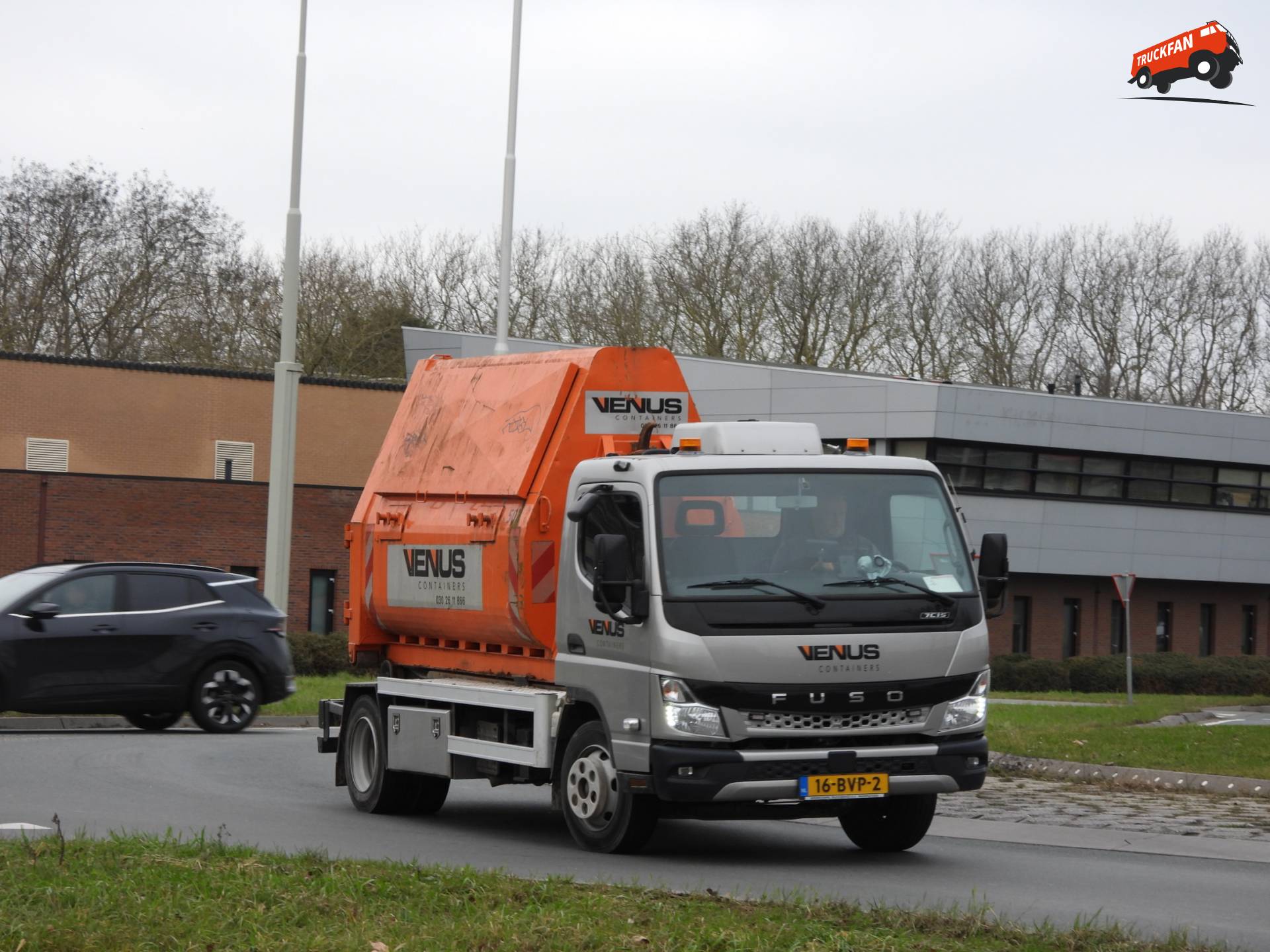  Fuso Canter van Venus Transport B.V. op Lopikerplein