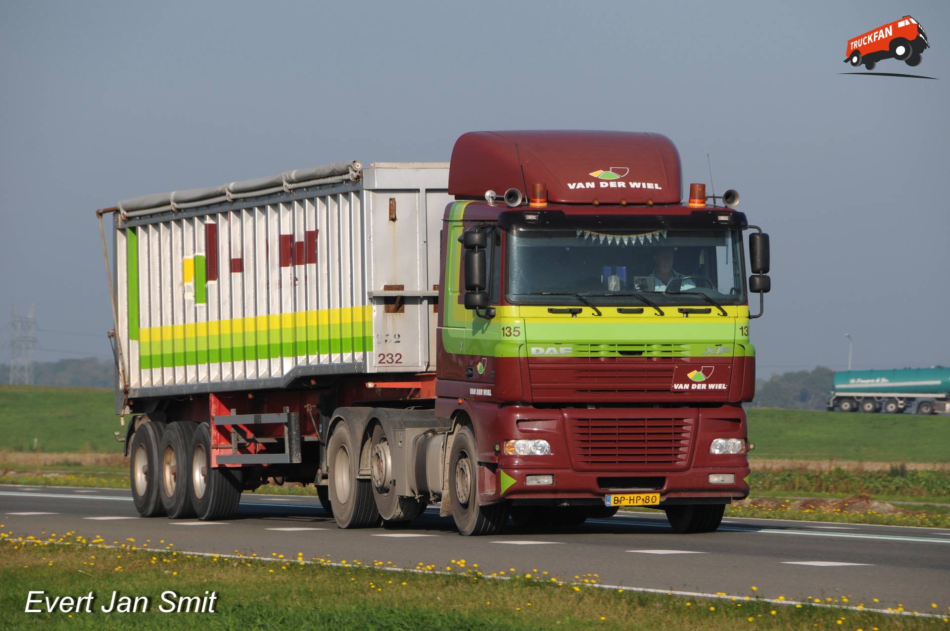 DAF XF FTG met bijzondere oplegger