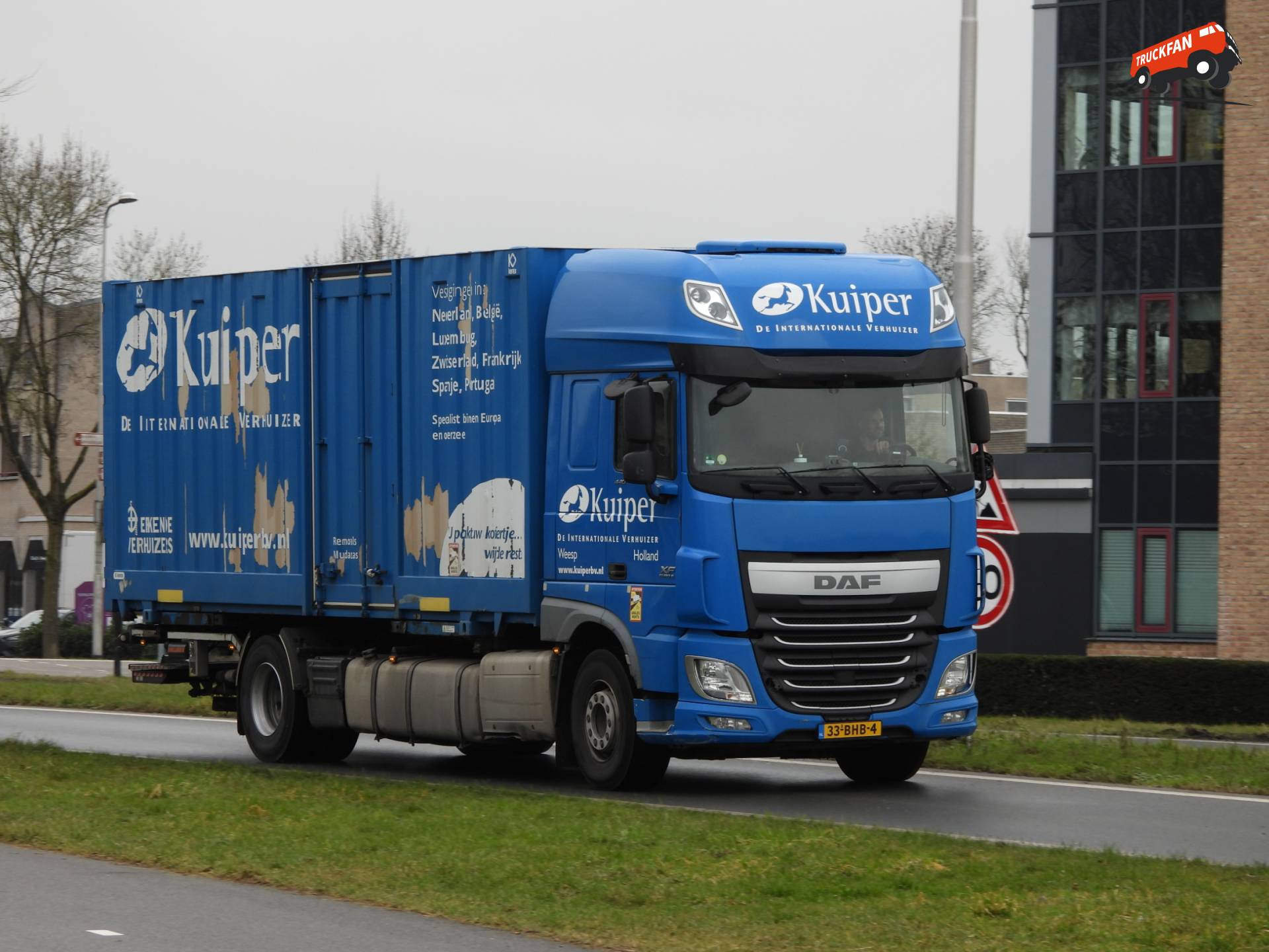 DAF XF Euro 6 truck van Kuiper de Internationale Verhuizer B.V.