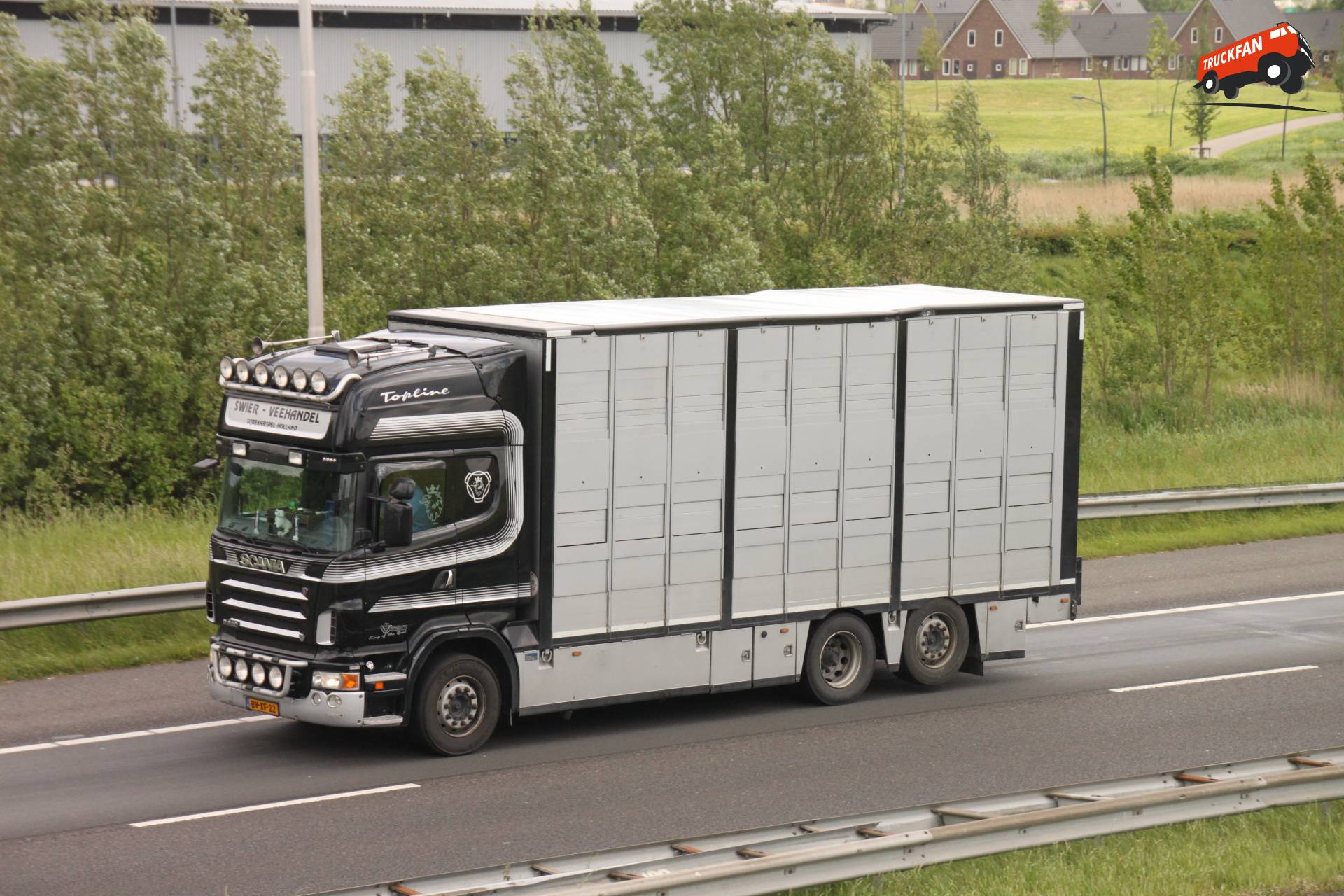 Scania R620 vrachtwagen bij Swier Veehandel op 12 mei 2014
