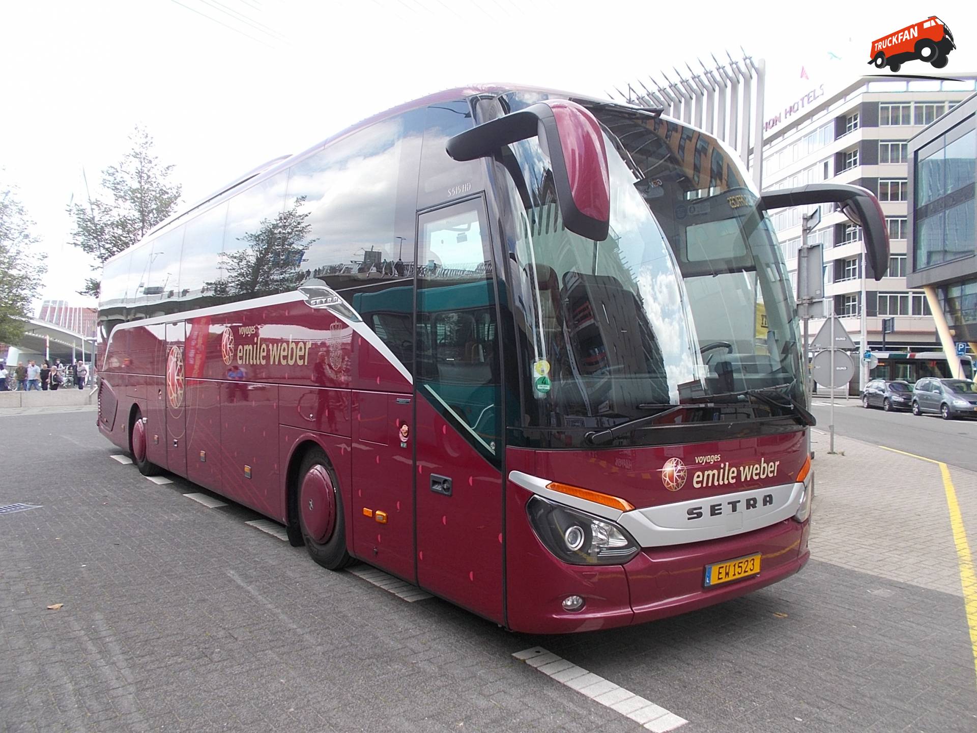 Setra S515HD bus van Voyages Emile Weber in Rotterdam