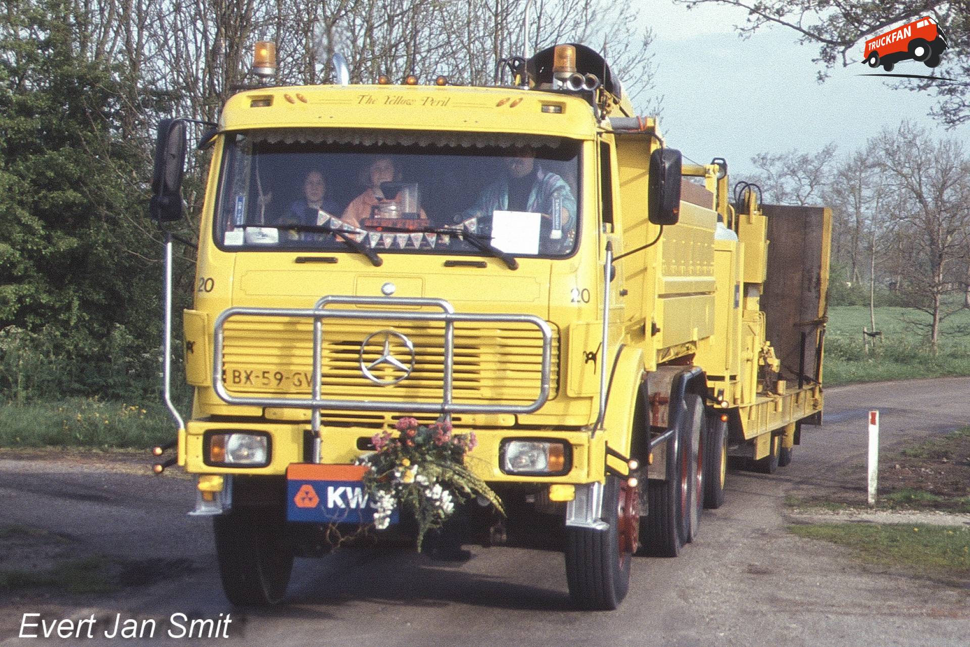Auto 20 met asfaltfrees tijdens Nienoord Truckers Tour 1989