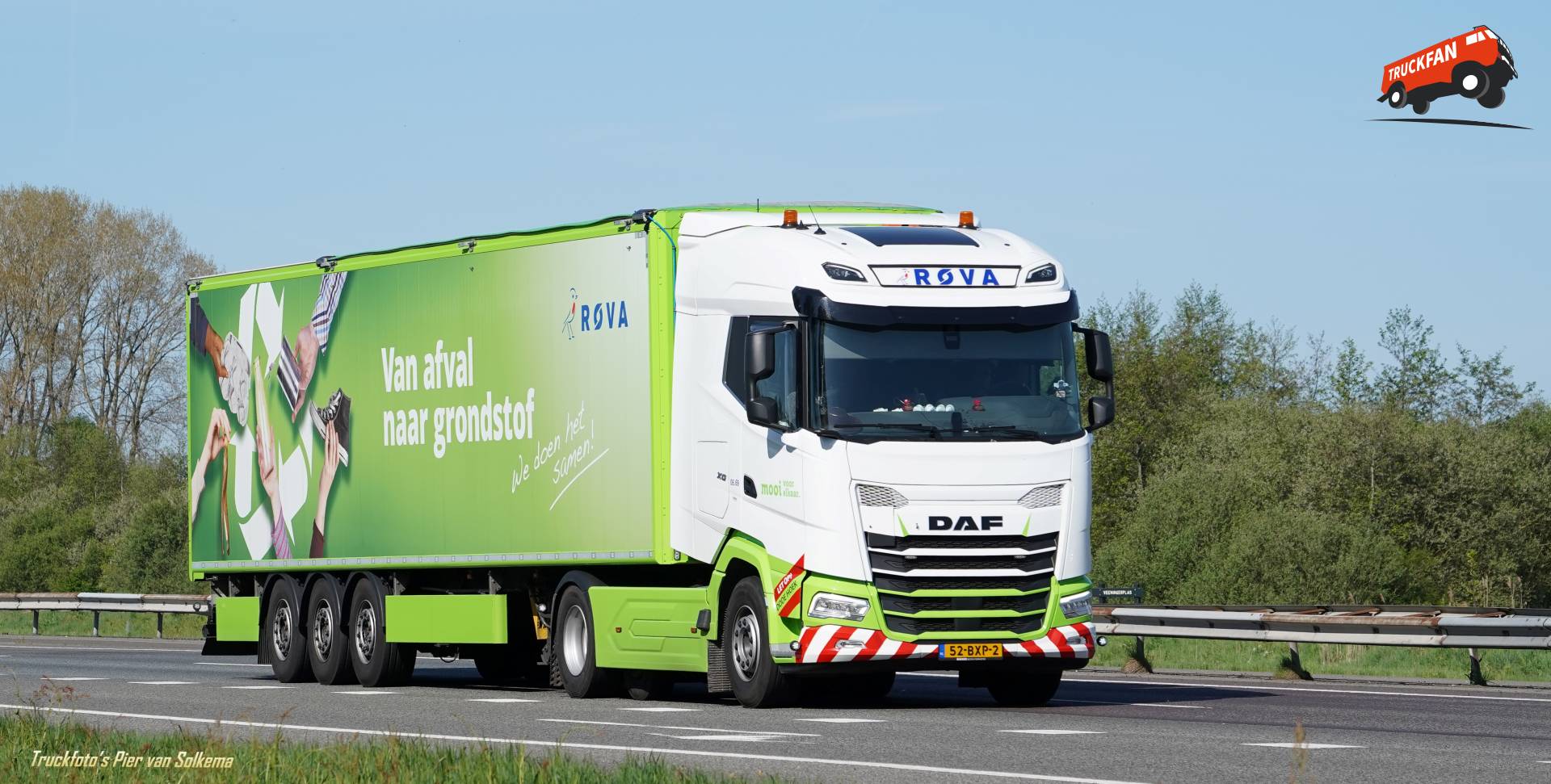 DAF XG truck with a box body on the A28 near Veeningen