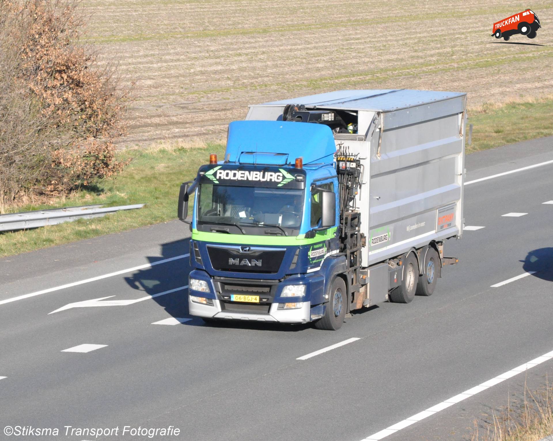 MAN TGS kraanwagen met gesloten bak van Rodenburg Transport