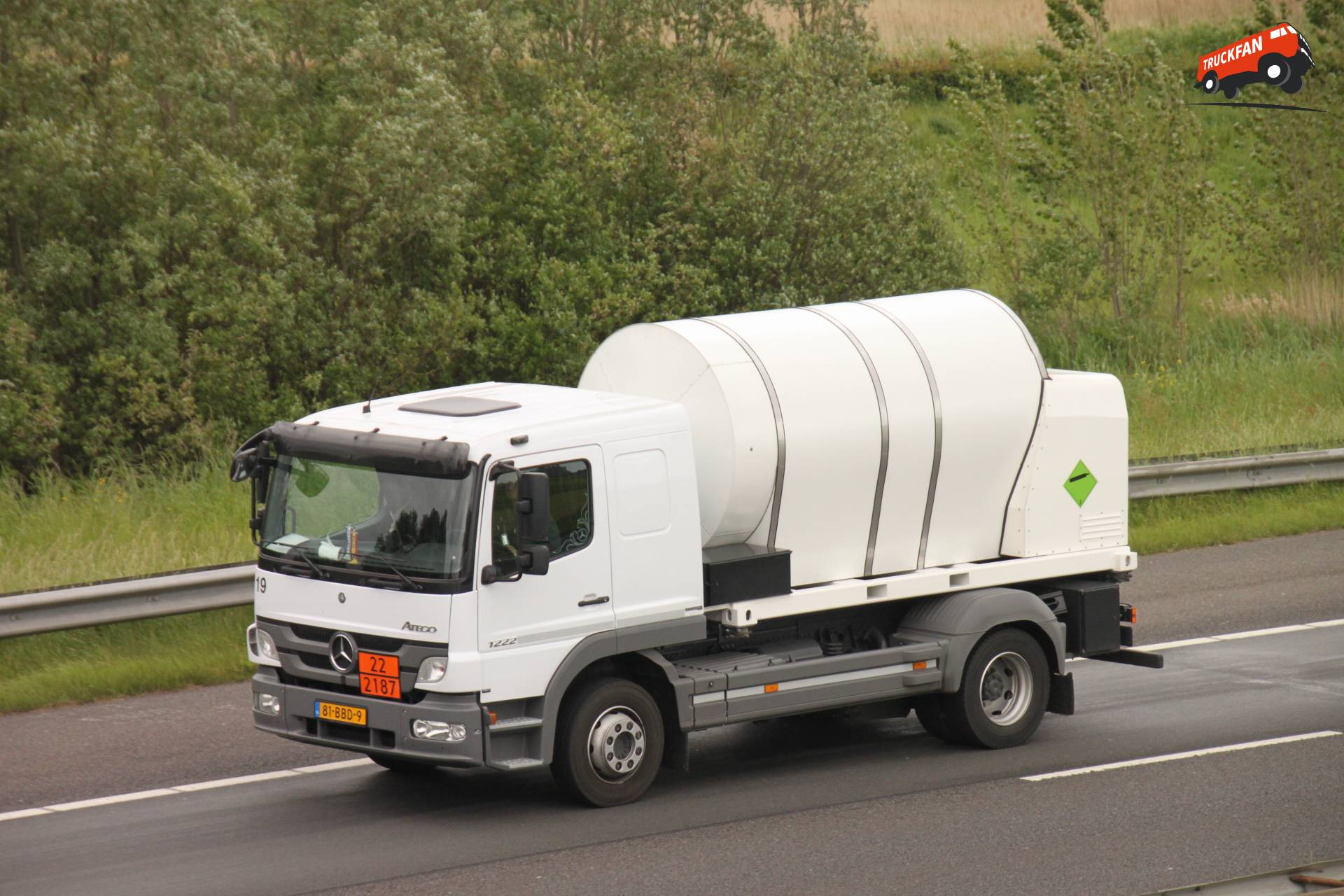 Mercedes-Benz Atego in actie op 12 mei 2014